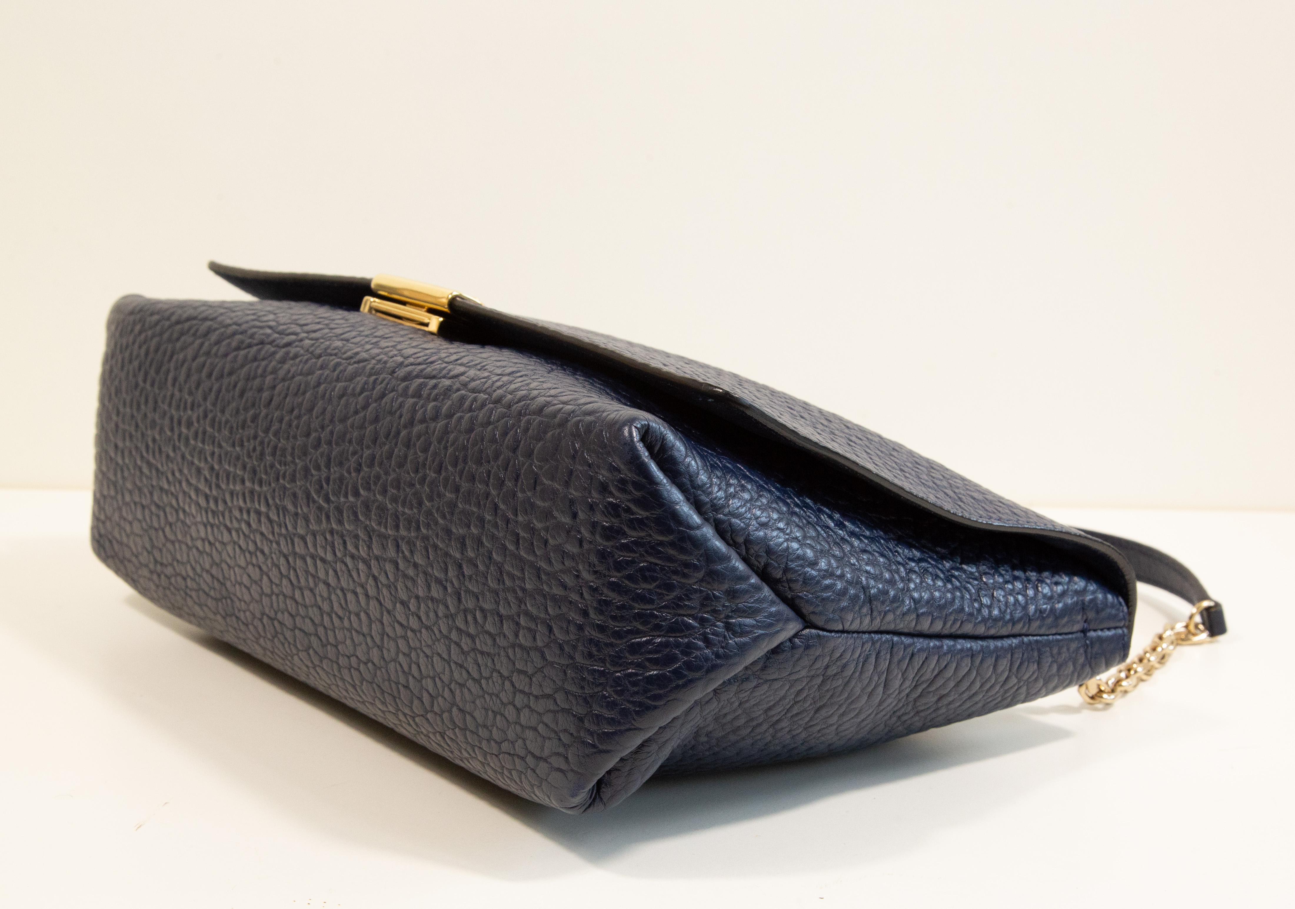 2000s Burberry Navy Blue Shoulder Bag en vente 5