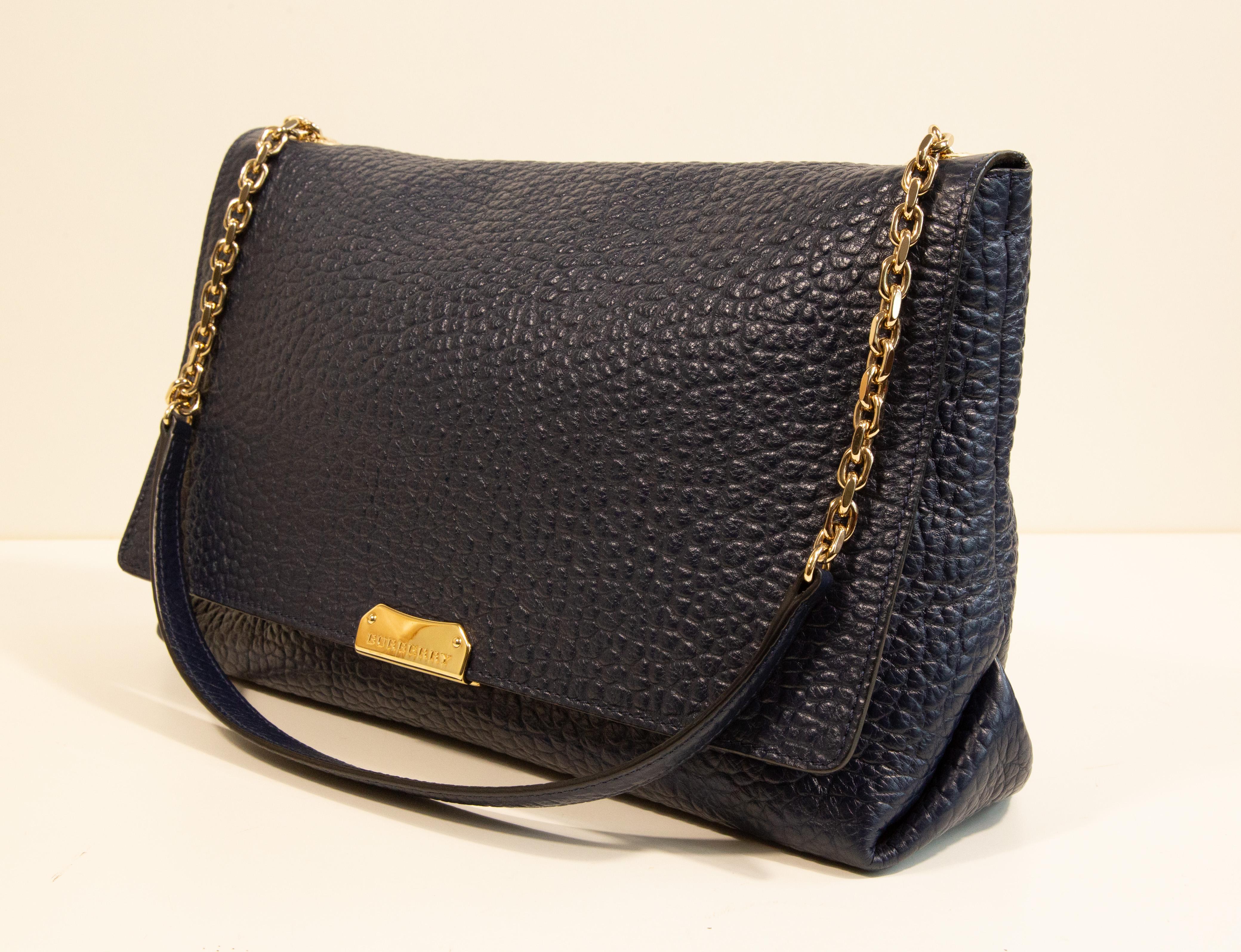 2000s Burberry Navy Blue Shoulder Bag en vente 3