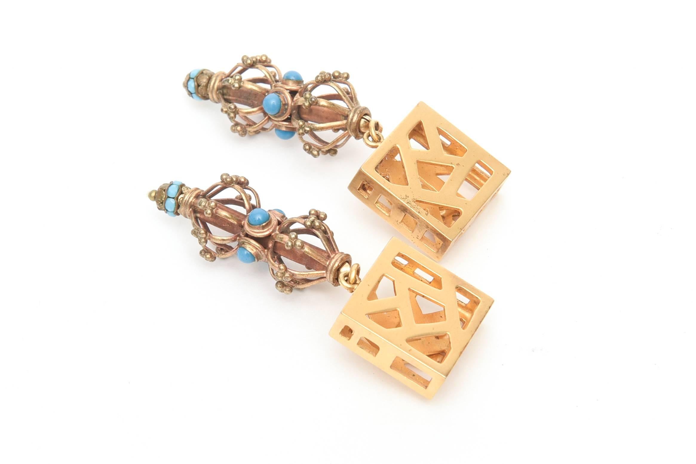  Sculptural Signed Cage and Square Dangle Clip On Earrings Vintage In Good Condition For Sale In North Miami, FL