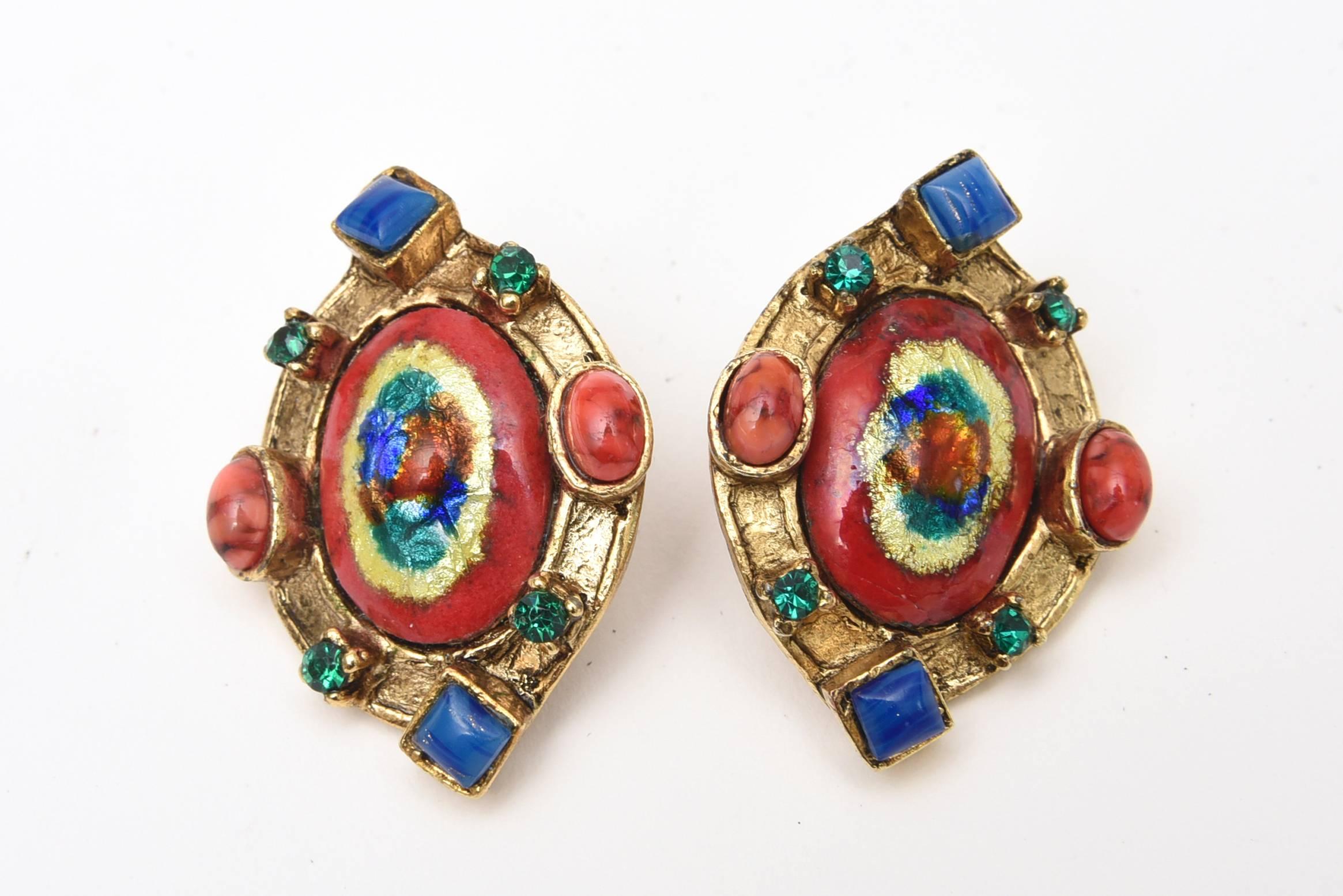 Women's Hattie Carnegie Vintage Enamel Rhinestone Glass Pin Or Pendant & Earrings Set For Sale