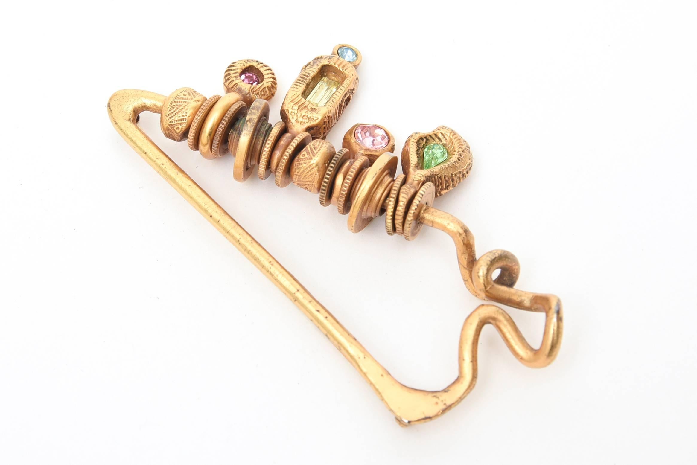 Patricia Locke Sculptural Glass and Gold Plated Fab Dangle Pin In Good Condition In North Miami, FL