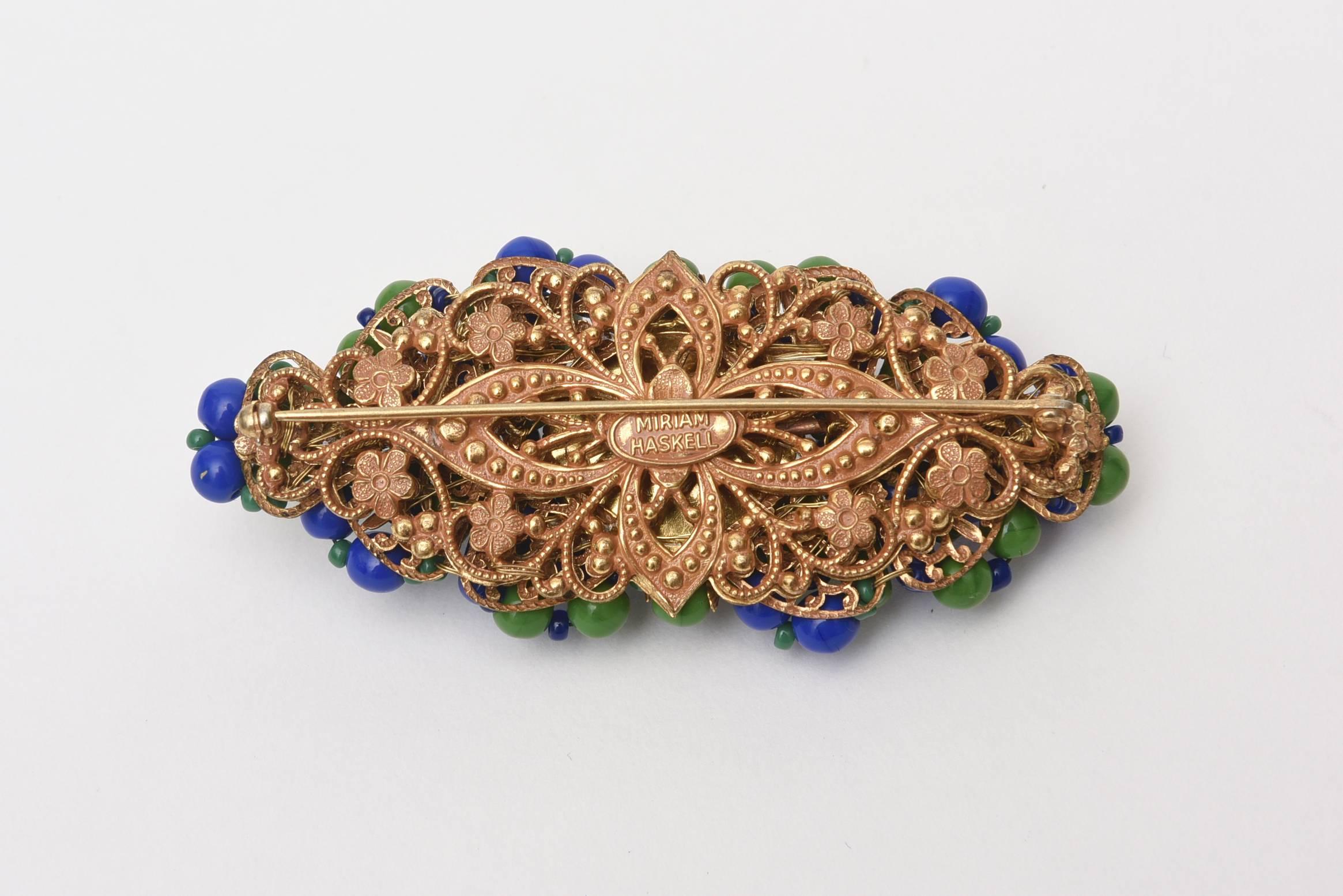  MIriam Haskell Broche en résine bleu royal et vert avec perles, style moderne du milieu du siècle dernier en vente 1