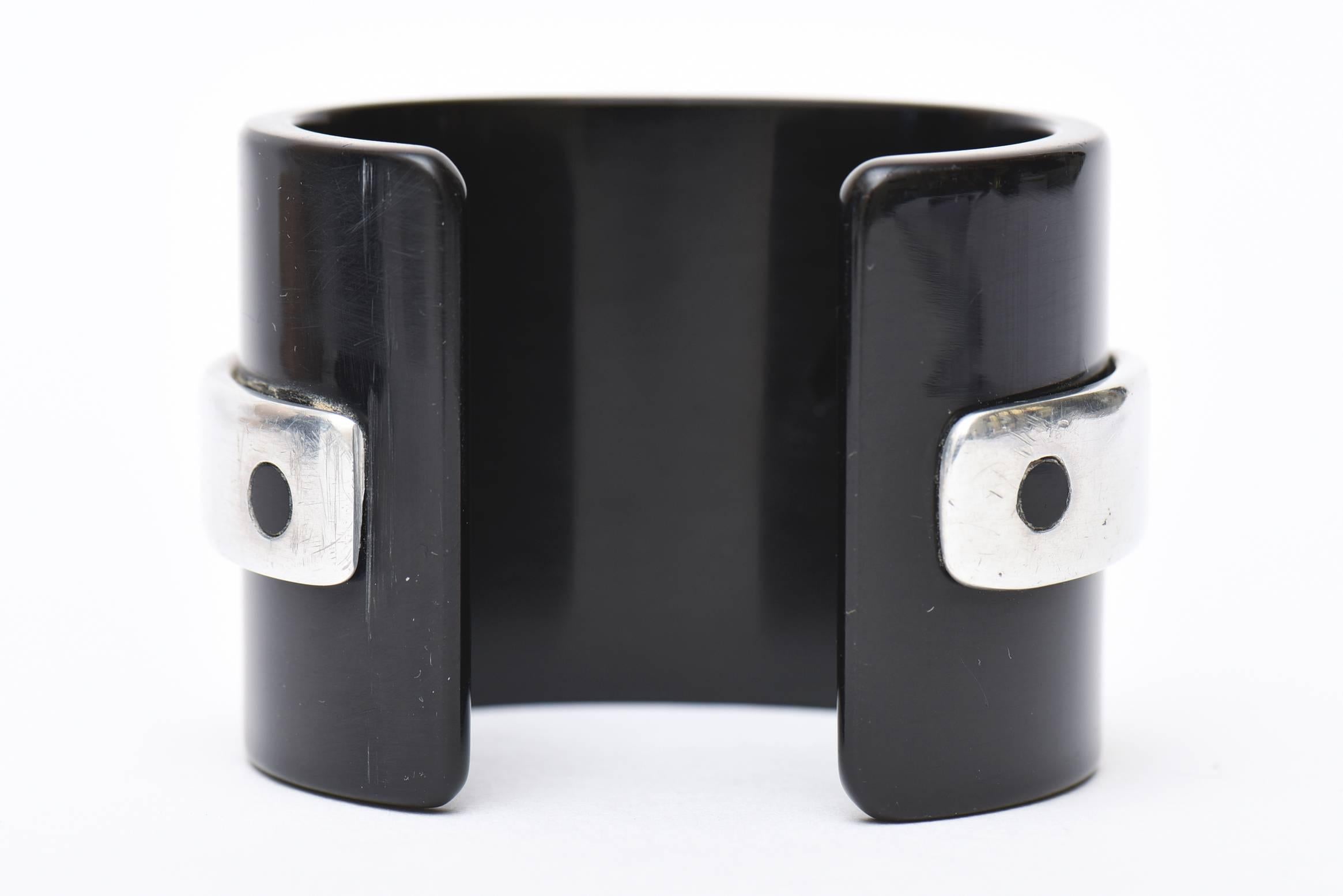 French Resin and Chrome Cuff Modernist Bracelet For Sale 1