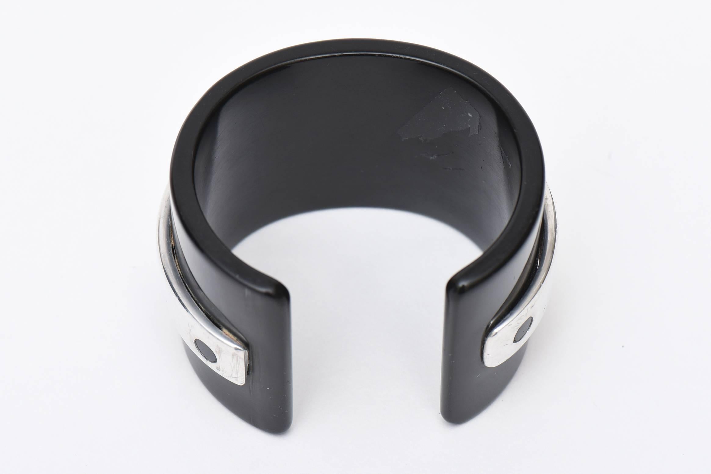 French Resin and Chrome Cuff Modernist Bracelet For Sale 4