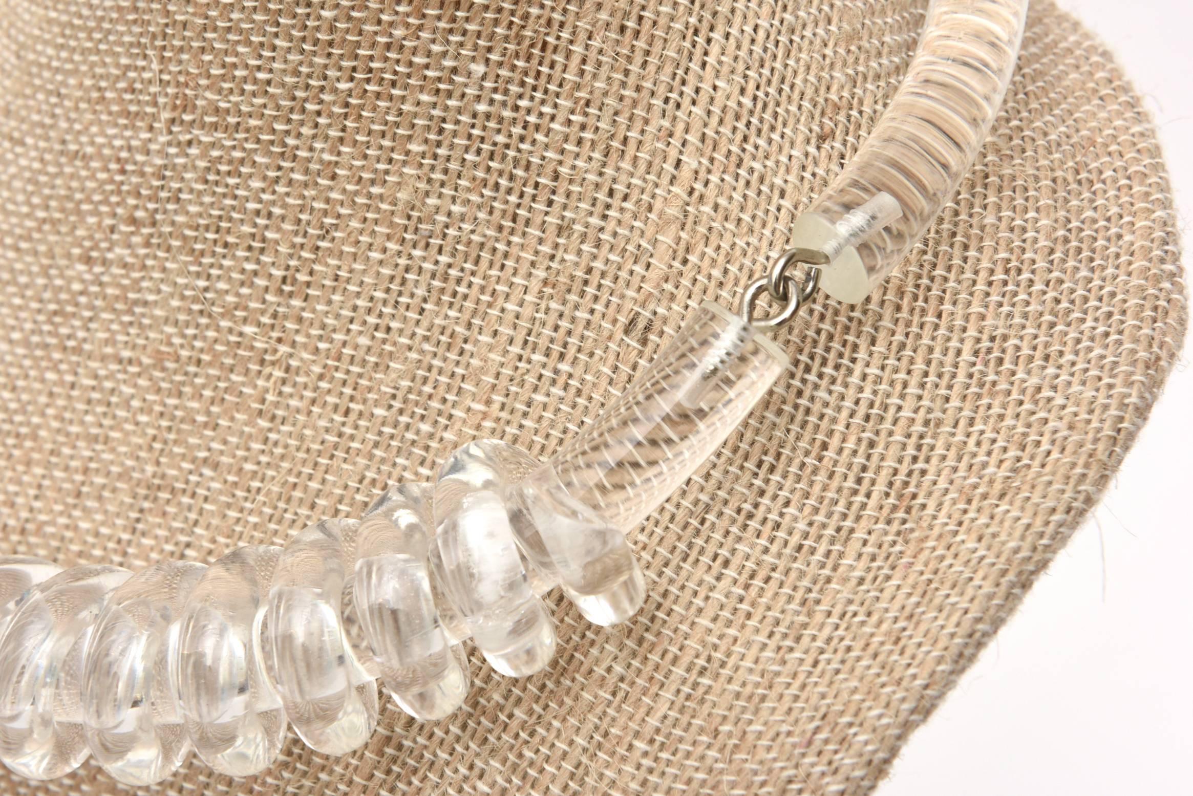 Judith Hendler Clear Lucite Spiral Sculptural Collar Necklace Vintage In Good Condition For Sale In North Miami, FL