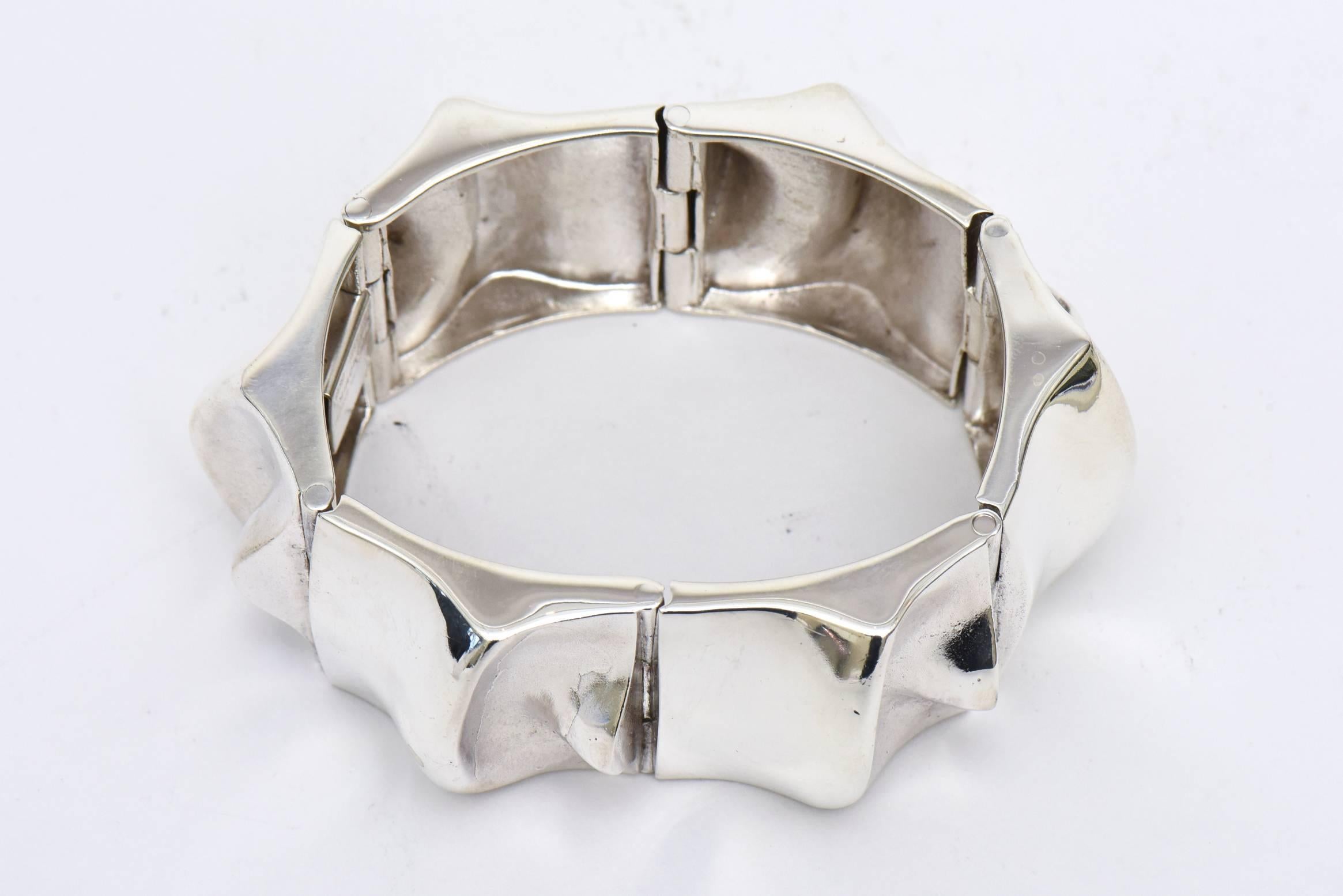 Moderne  Sirokoro Finlande Bracelet manchette sculptural en argent sterling signé vintage en vente