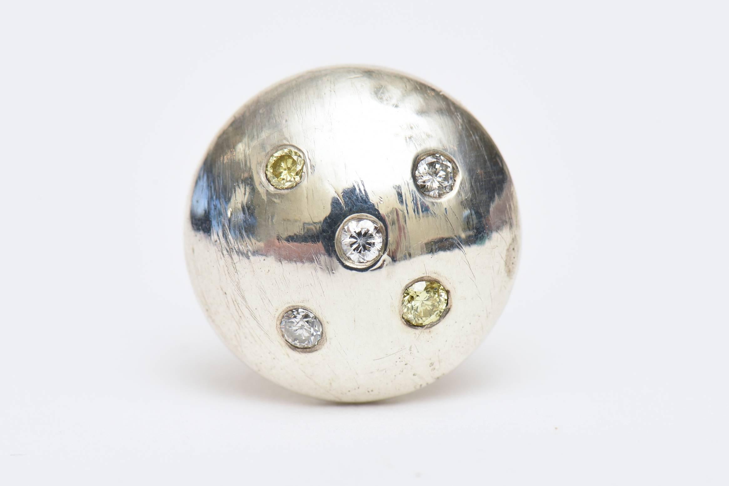 Moderne Paire de boutons de manchette dôme en argent sterling et diamants en vente