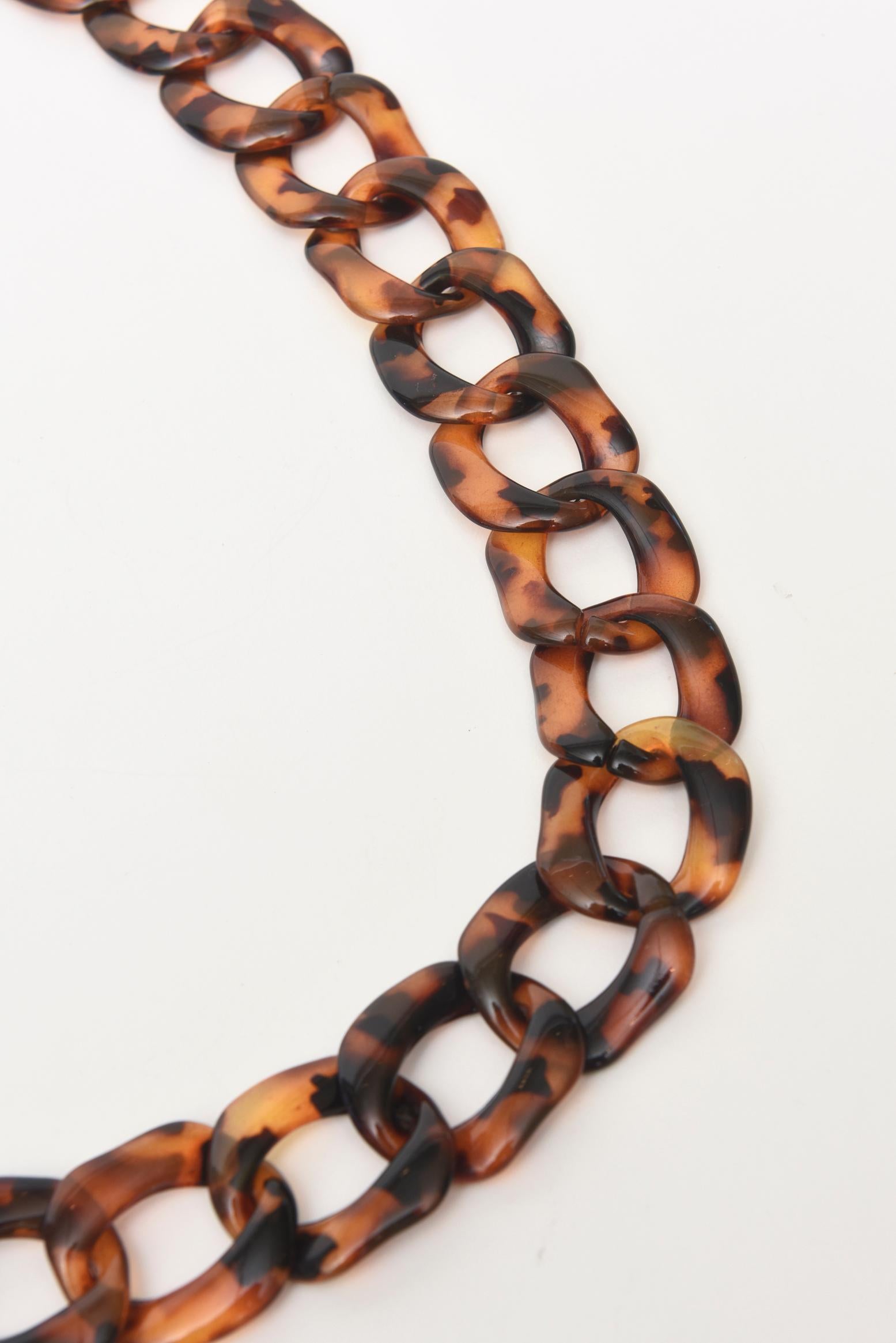 Vintage Tortoise Lucite Loop Necklace 3
