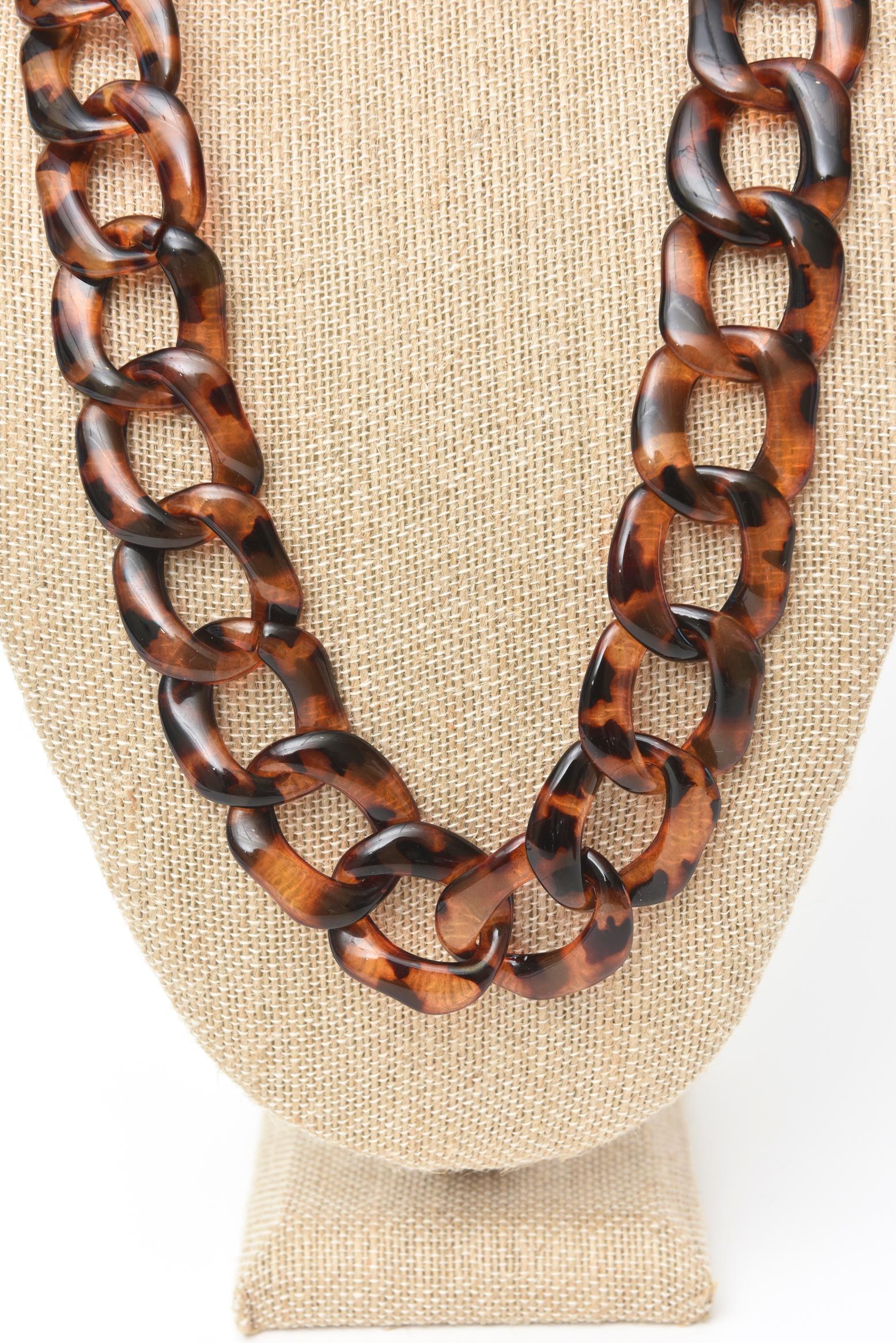 Women's Vintage Tortoise Lucite Loop Necklace