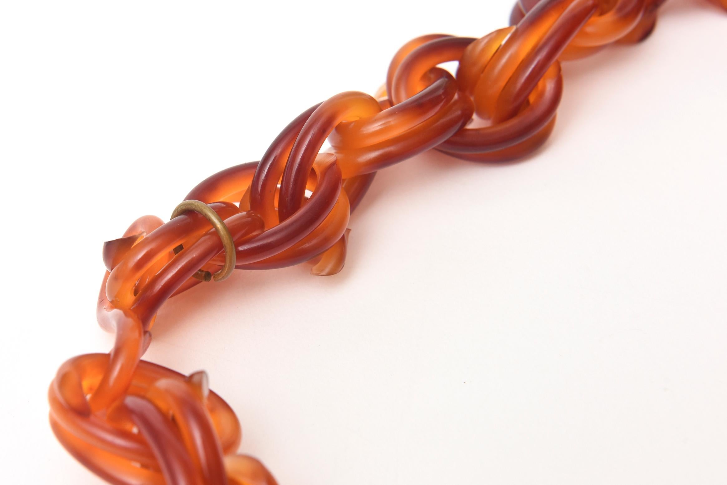 Twisted Amber Brown Lucite Link Necklace Vintage For Sale 2