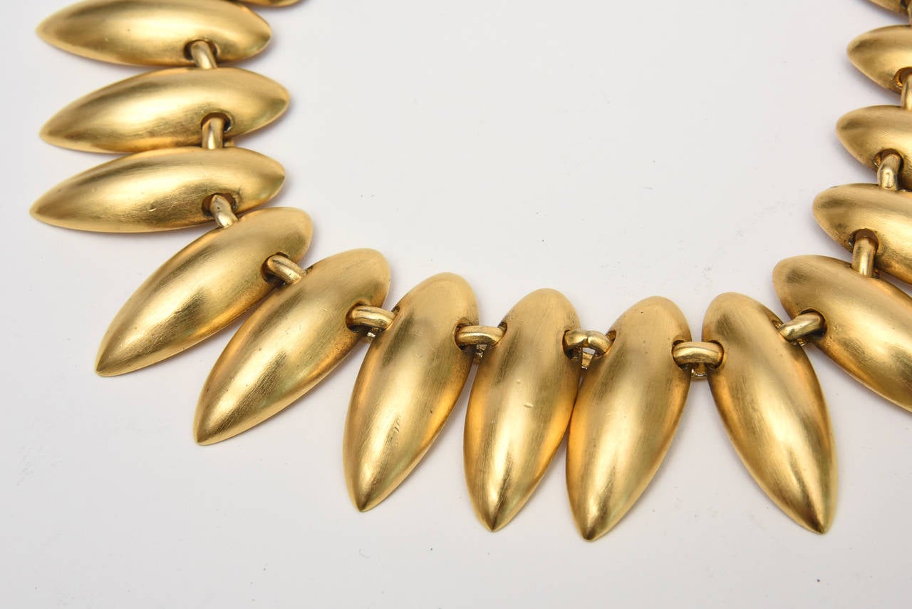 Sculptural Gold Plated Necklace & Pair of Clip On Dangle Earrings In Good Condition In North Miami, FL