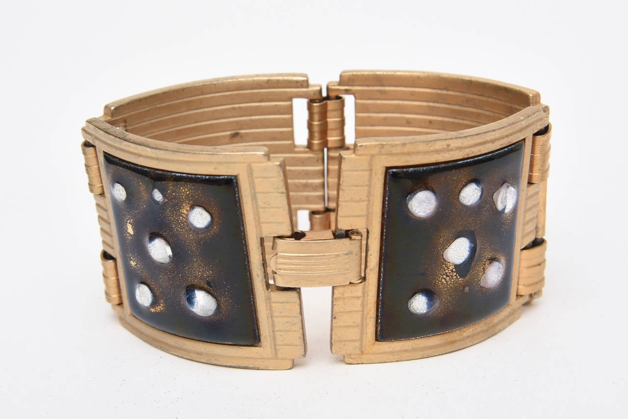Women's Vintage White and Brown Enamel Gold Plated Abstract Link Cuff Bracelet For Sale