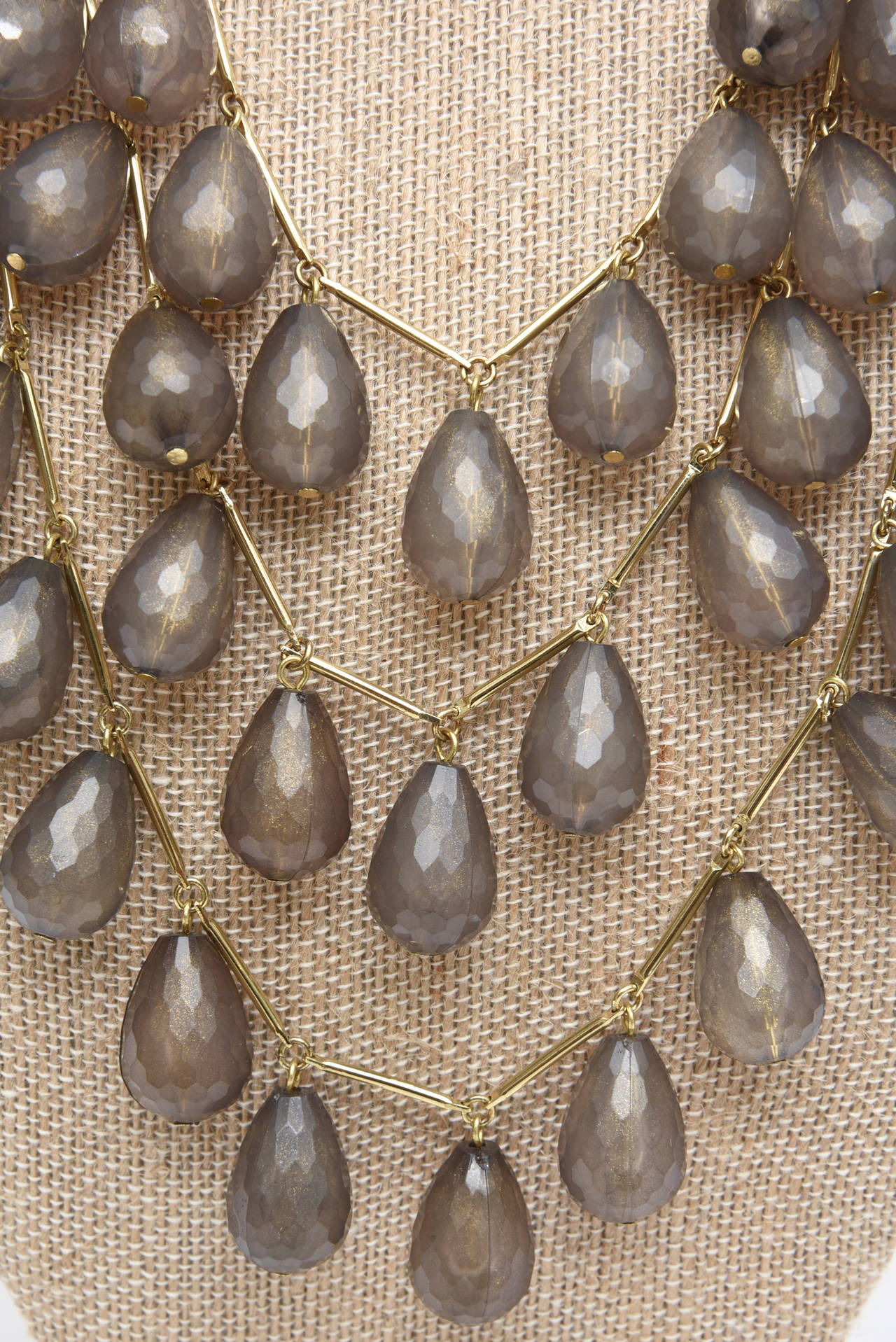 Perlenkette aus Harz, mehrreihig  Damen im Angebot
