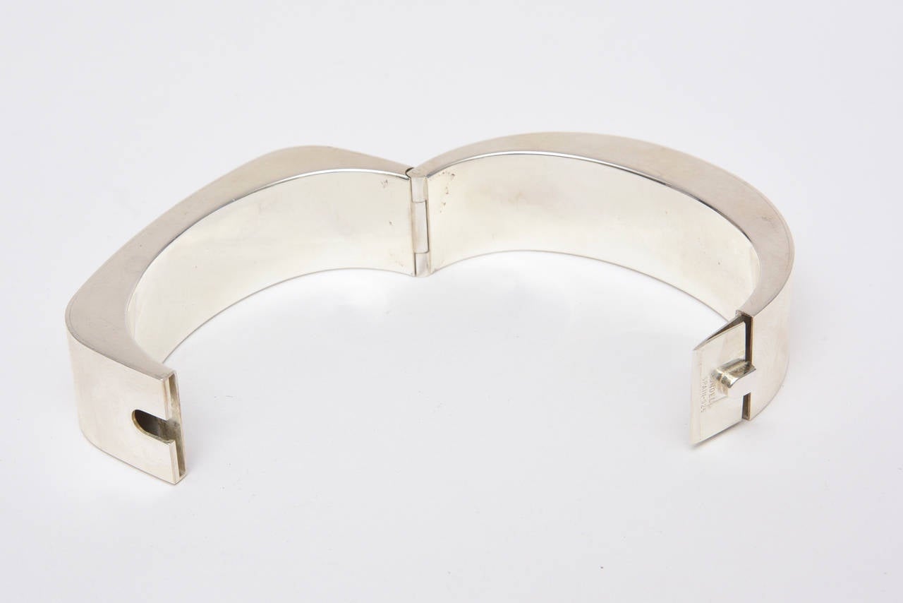 Sterling Silver Hinged Modernist Cuff Bracelet Vintage In Good Condition For Sale In North Miami, FL