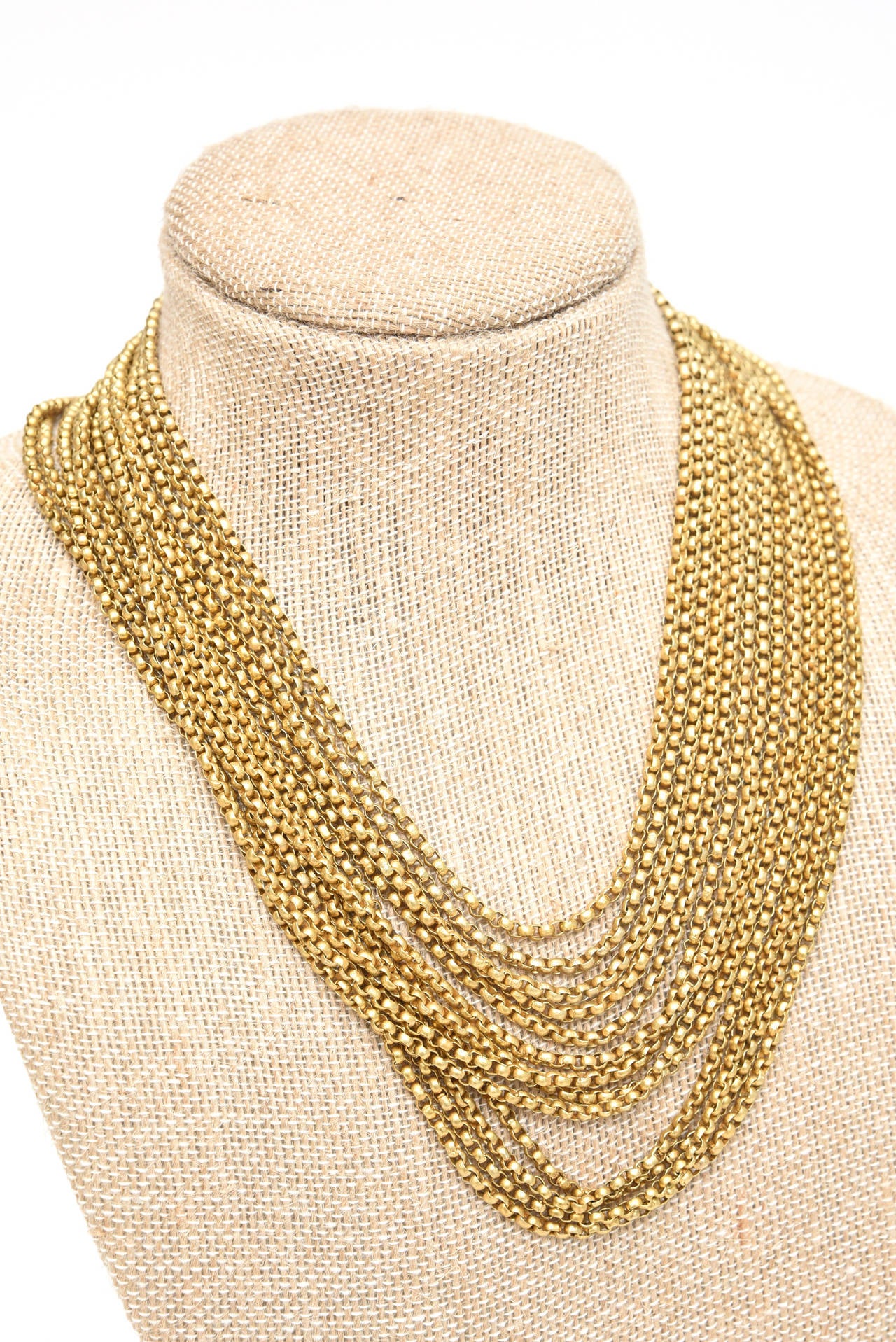 Neoegizio Collana con fili di perline in oro e argento con chiusura egiziana in vendita