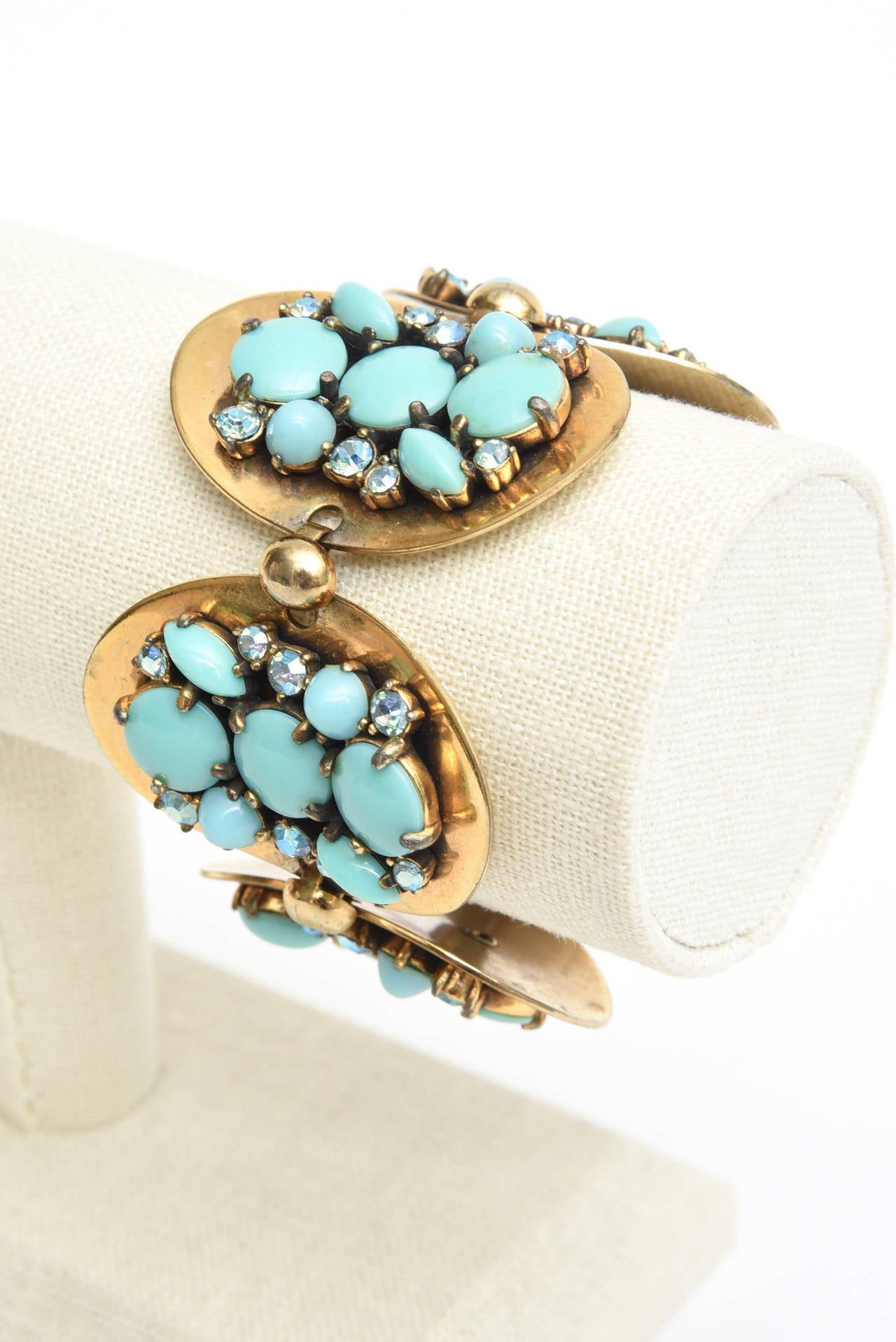 Rétro Schiaparelli Bracelet grappe vintage en fausses turquoises et strass en vente