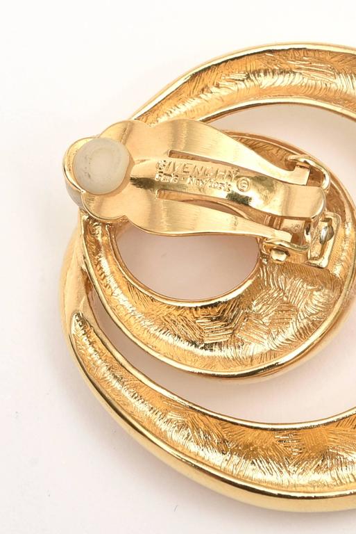 Stunning Givenchy Chic Link Overlay Collar Necklace and Earrings Set