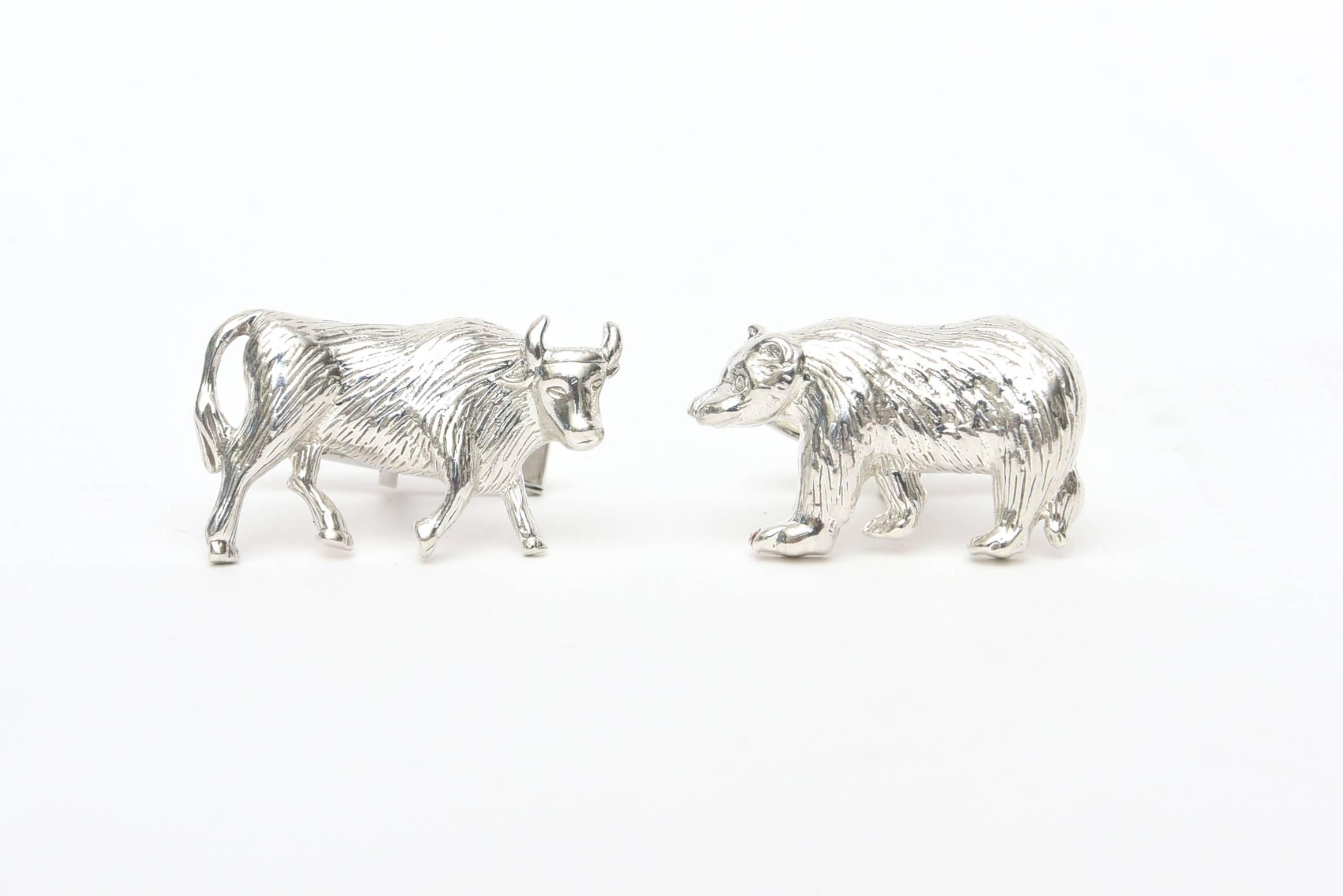 These Sterling Silver bull and bear cuff links are so Wall Street, perfect for those men or women involved in commodities. They were manufactured by a Jeweler named DaVinci. They are jeweler made. They are signed DaVinci Sterling 925. Be it a bull