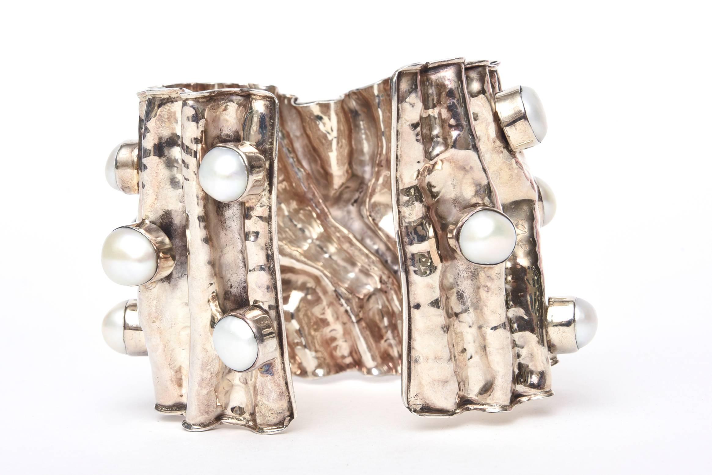  Sculptural Wide Sterling Silver And Pearl Cuff Bracelet Signed and Hallmarked In Good Condition For Sale In North Miami, FL