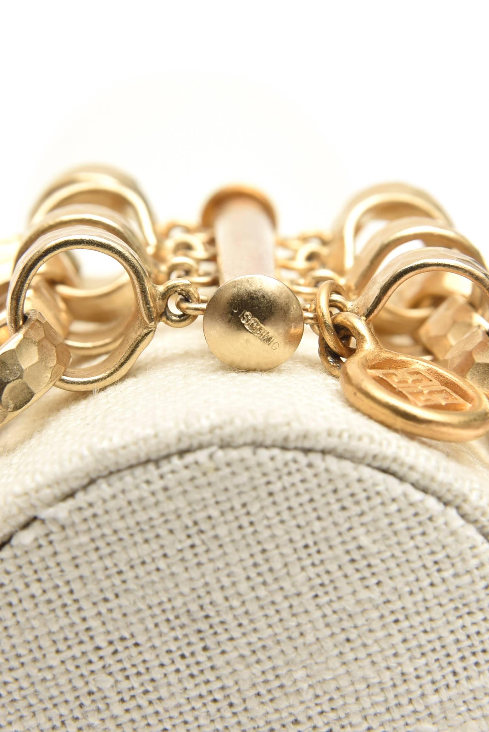 Givenchy Bracelet manchette à maillons vintage en métal doré avec chaîne en vente 2