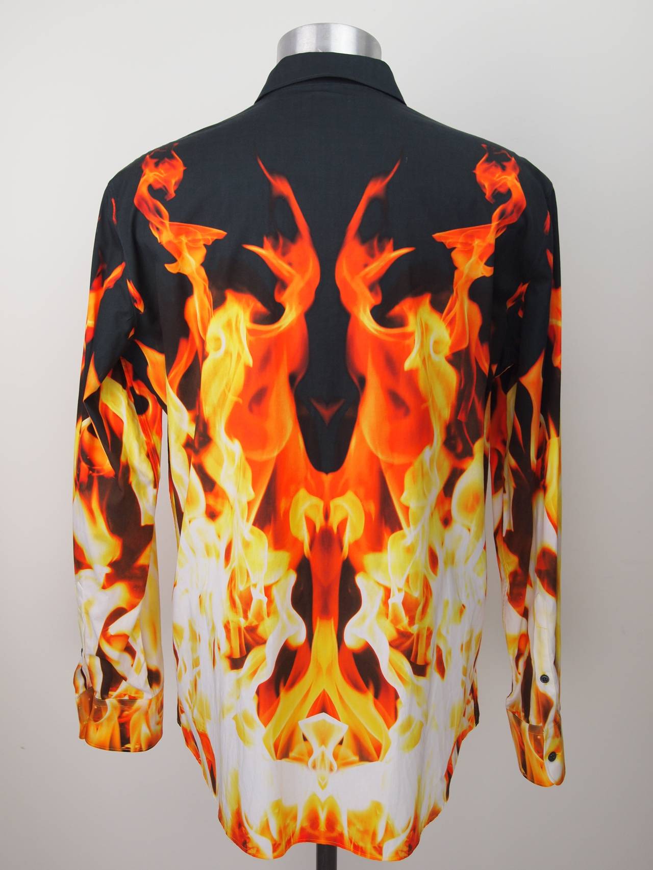 Alexander McQueen Spring/Summer 2012 men's fire print long sleeve button-up shirt with button sleeve cuffs.
Neck 17”, Chest 44