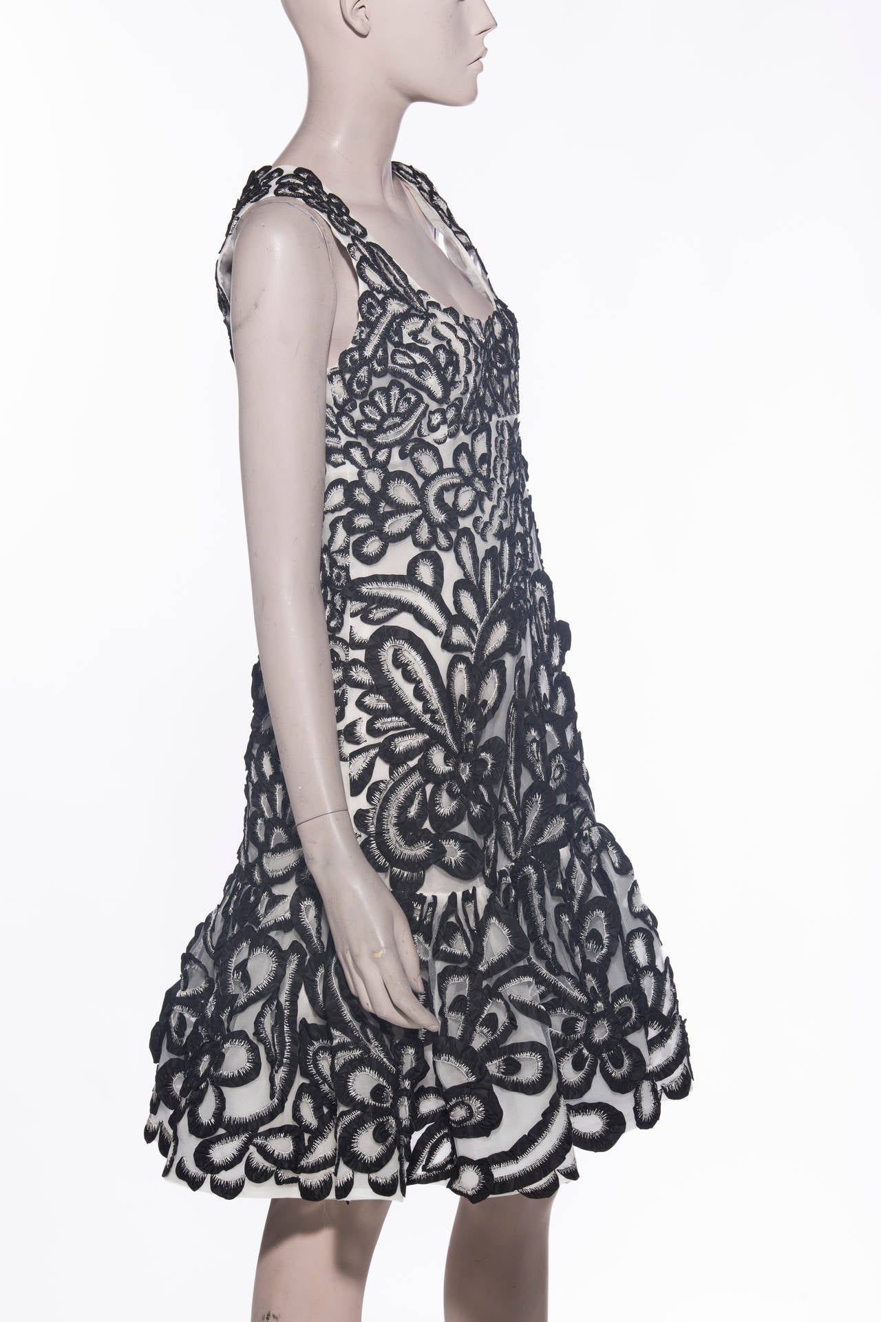 Black Oscar De la Renta Embroidered Grosgrain Ribbon Dress, Resort 2008