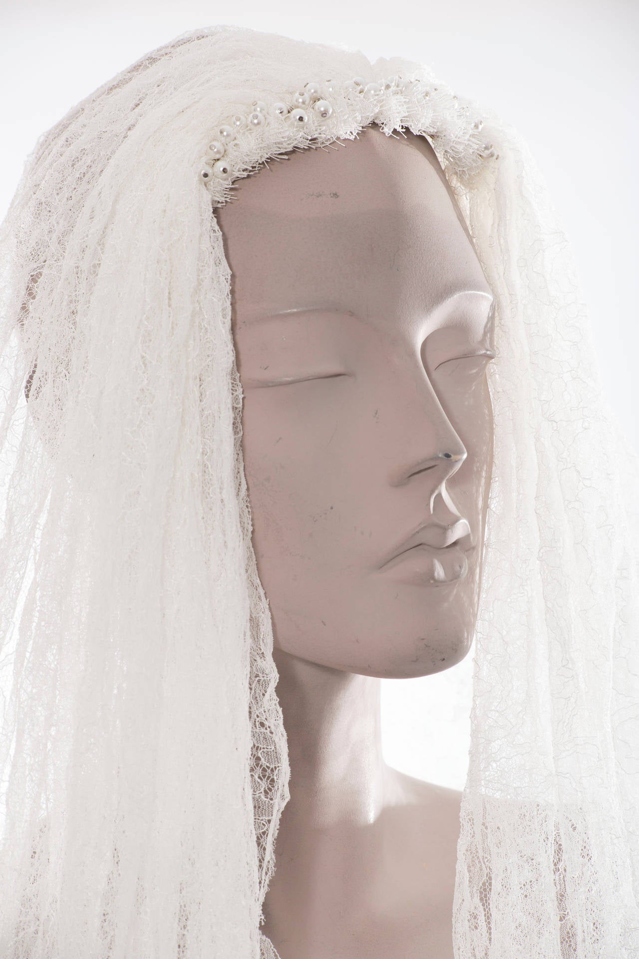 Lanvin Lace Wedding Veil In Excellent Condition In Cincinnati, OH