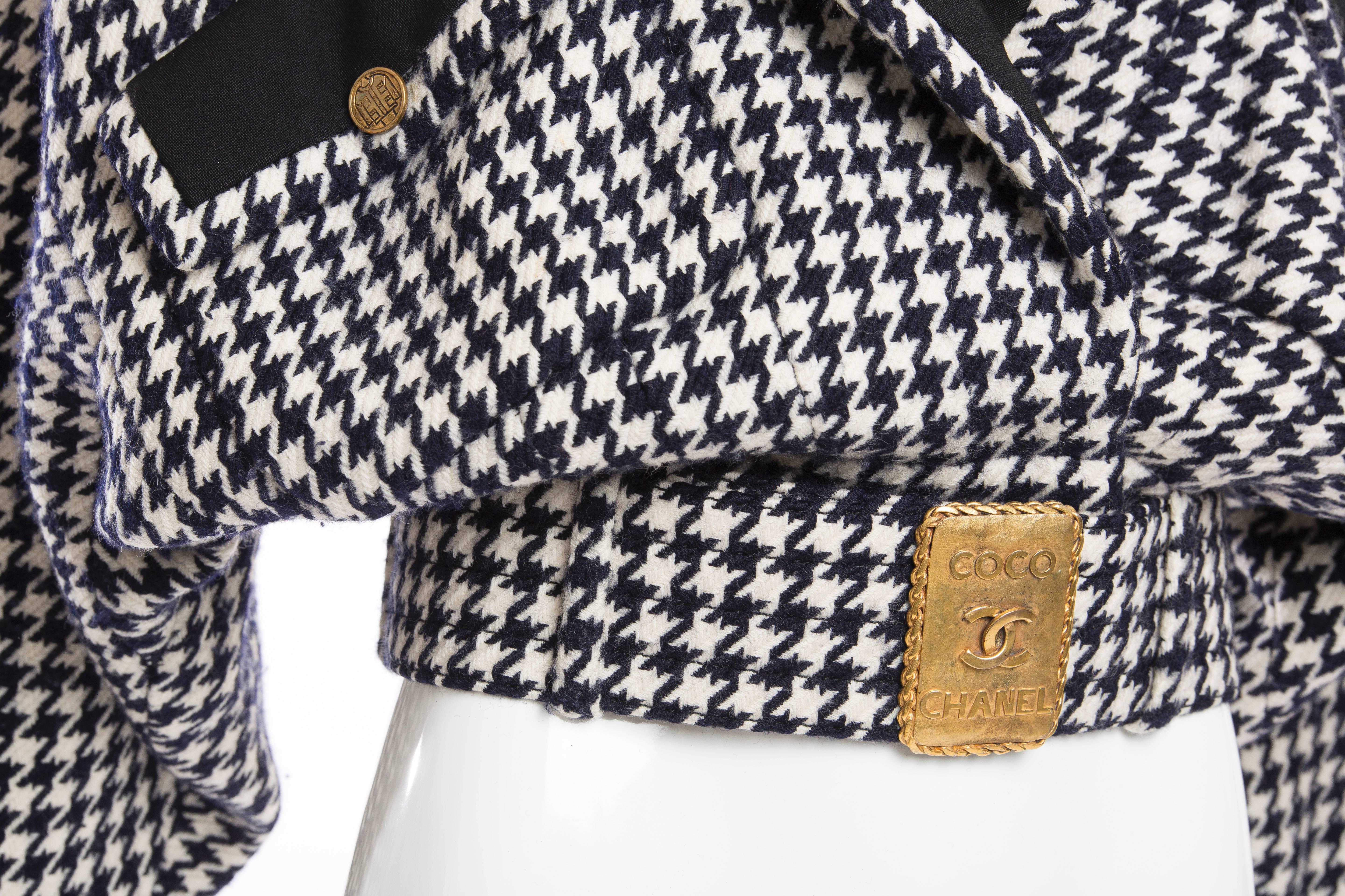Women's Chanel Haute Couture Houndstooth Jacket With Bronze CC Buckle Belt, Circa 1980's