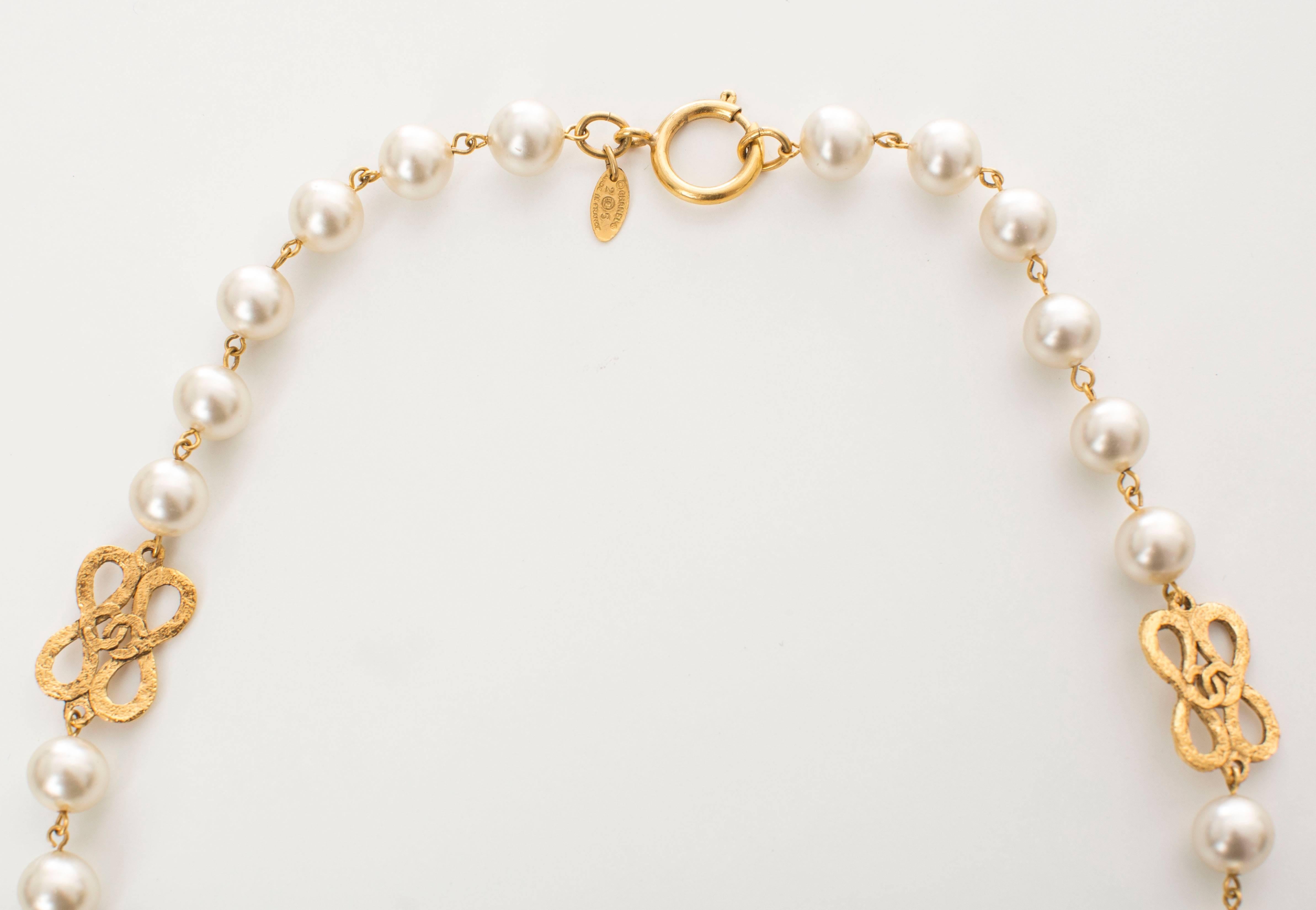 Women's 1980s Chanel Pearl Necklace 