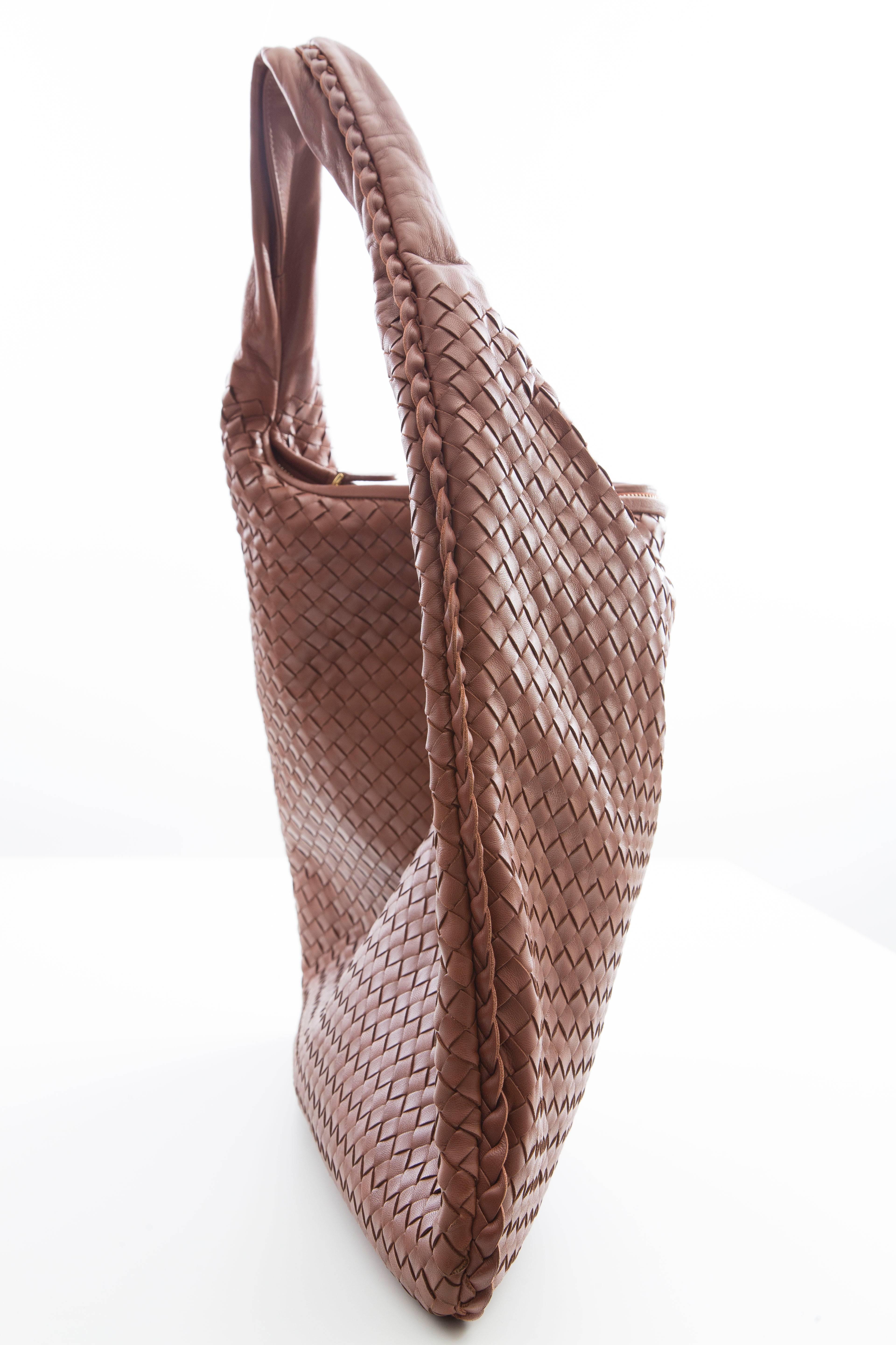 Bottega Veneta Large Intrecciato Hobo  In New Condition In Cincinnati, OH