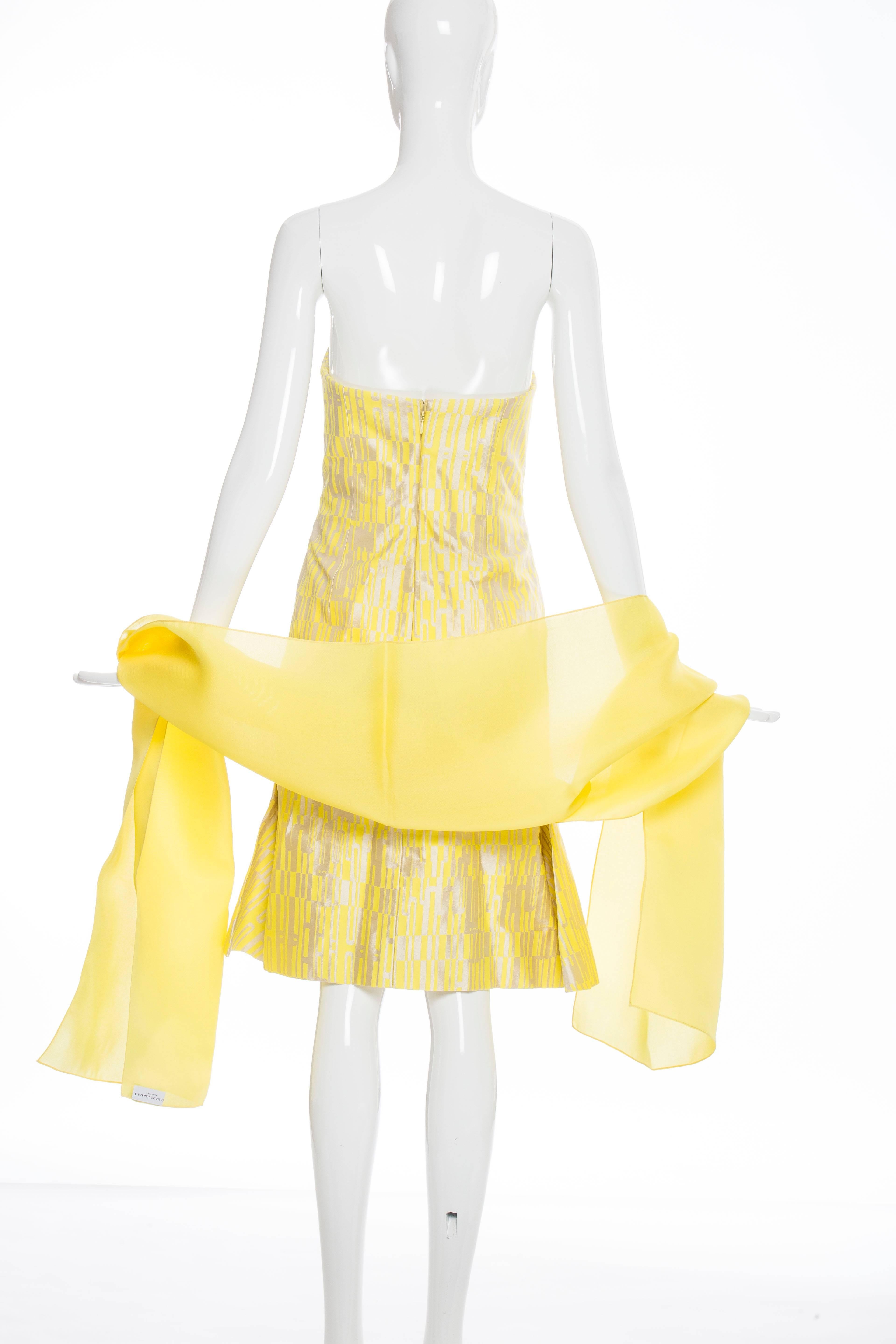 Carolina Herrera Strapless Dress Spring 2012 In Excellent Condition For Sale In Cincinnati, OH