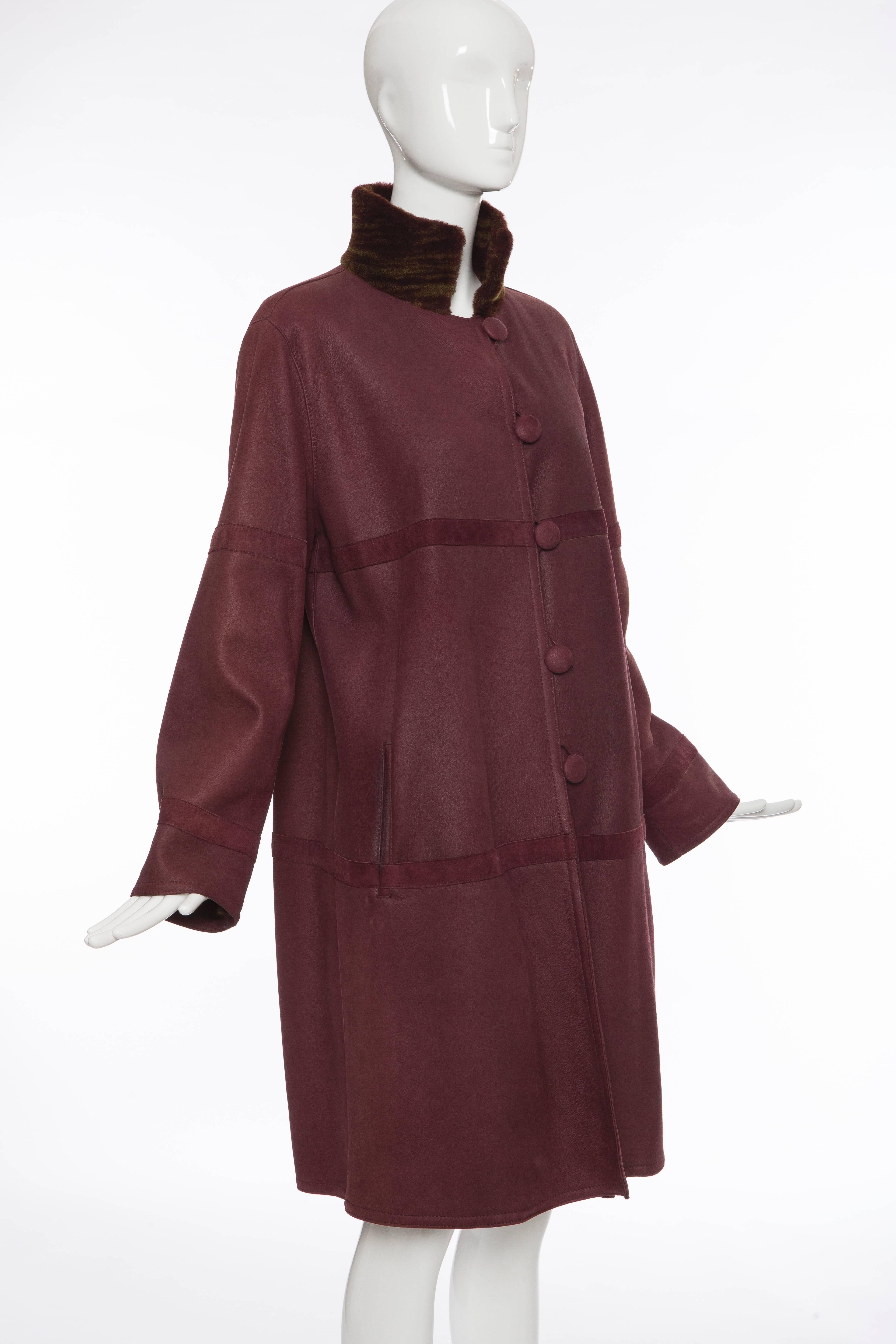 Oscar De la Renta Couture Plum Shearling Coat In Excellent Condition For Sale In Cincinnati, OH