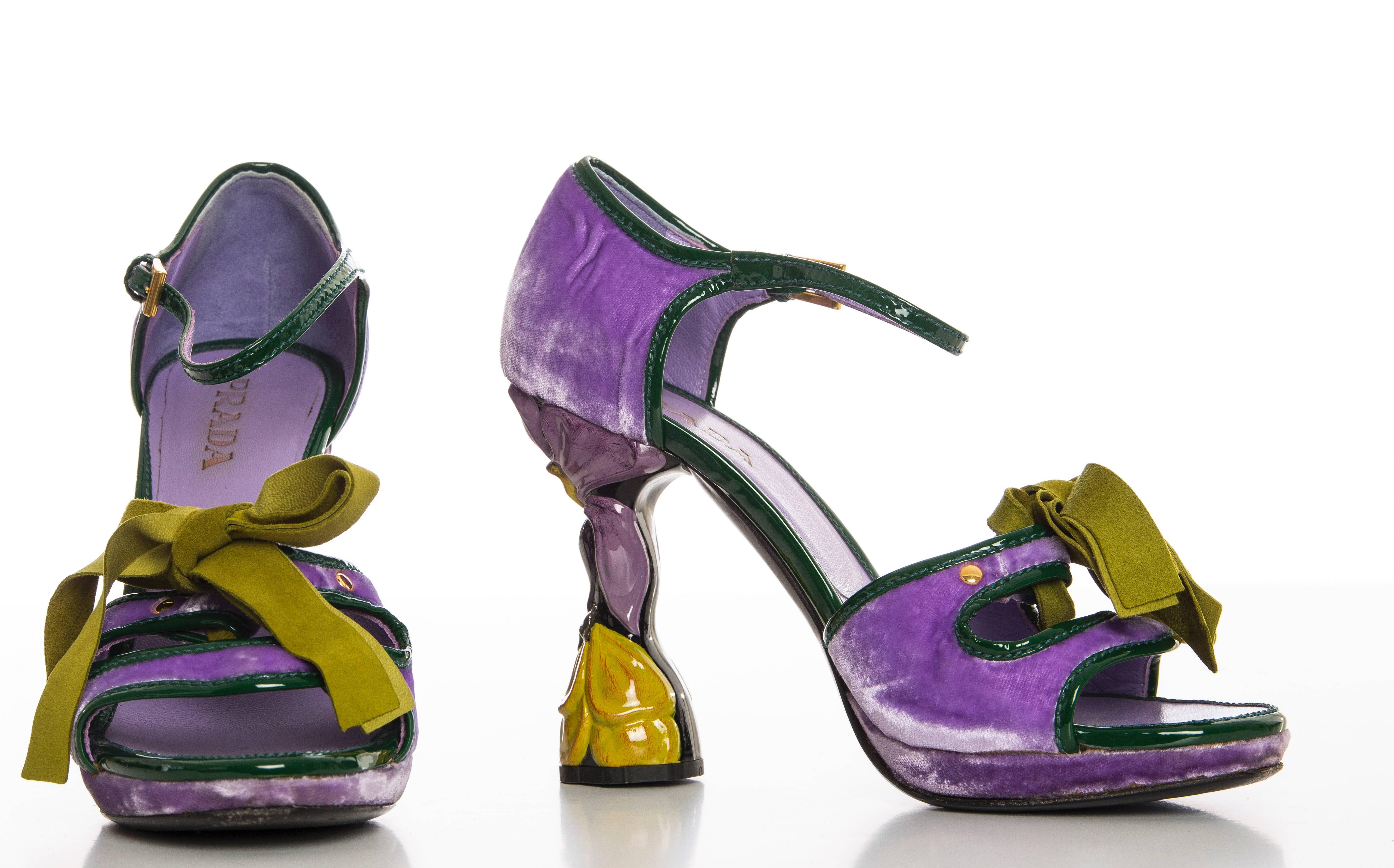 Sandalias de terciopelo Prada Primavera - Verano 2008 en Excelente Estado en Cincinnati, OH