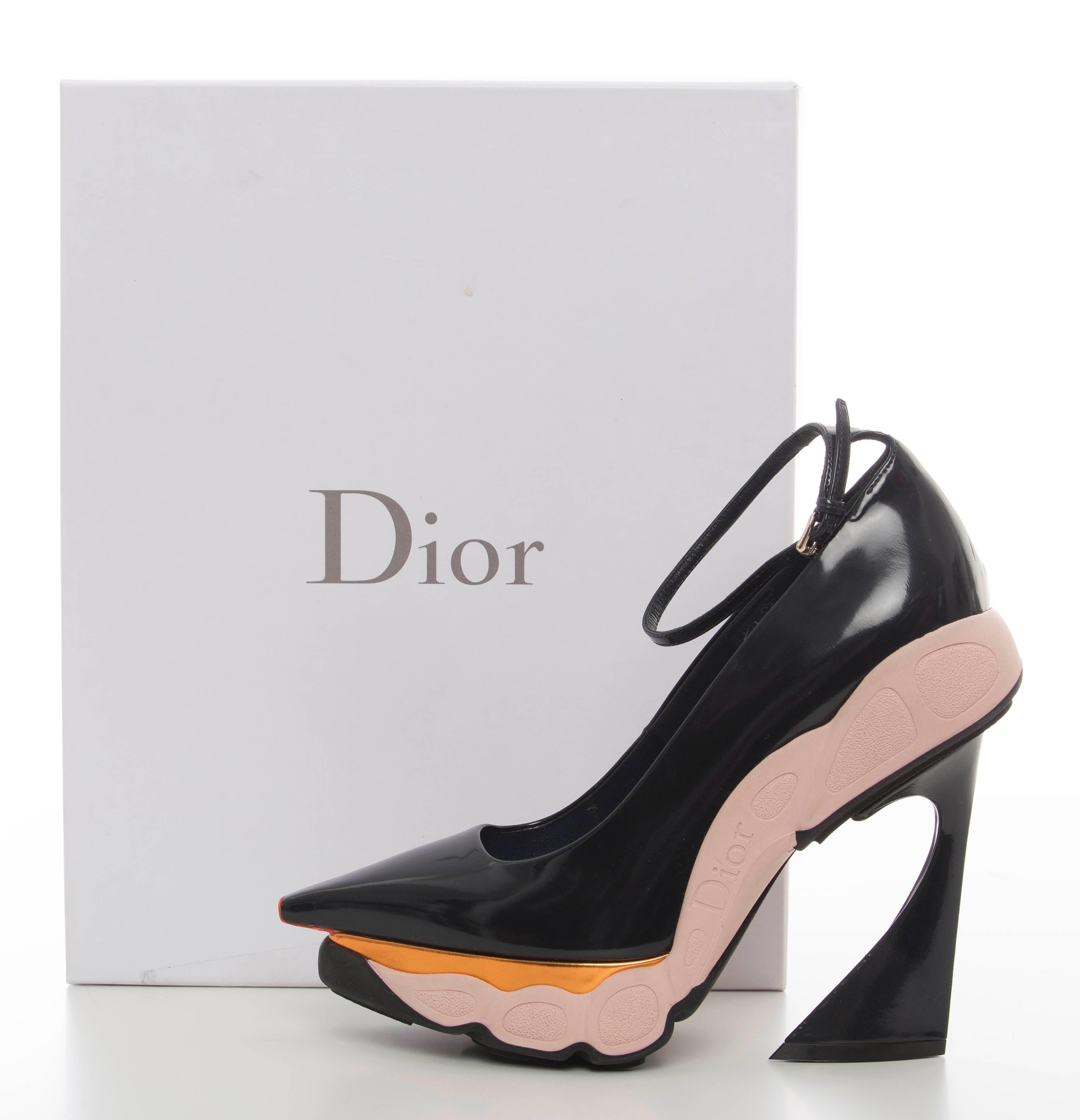 Christian Dior By Raf Simons Patent Leather Runway Sneaker Pumps Fall 2014 In Excellent Condition In Cincinnati, OH
