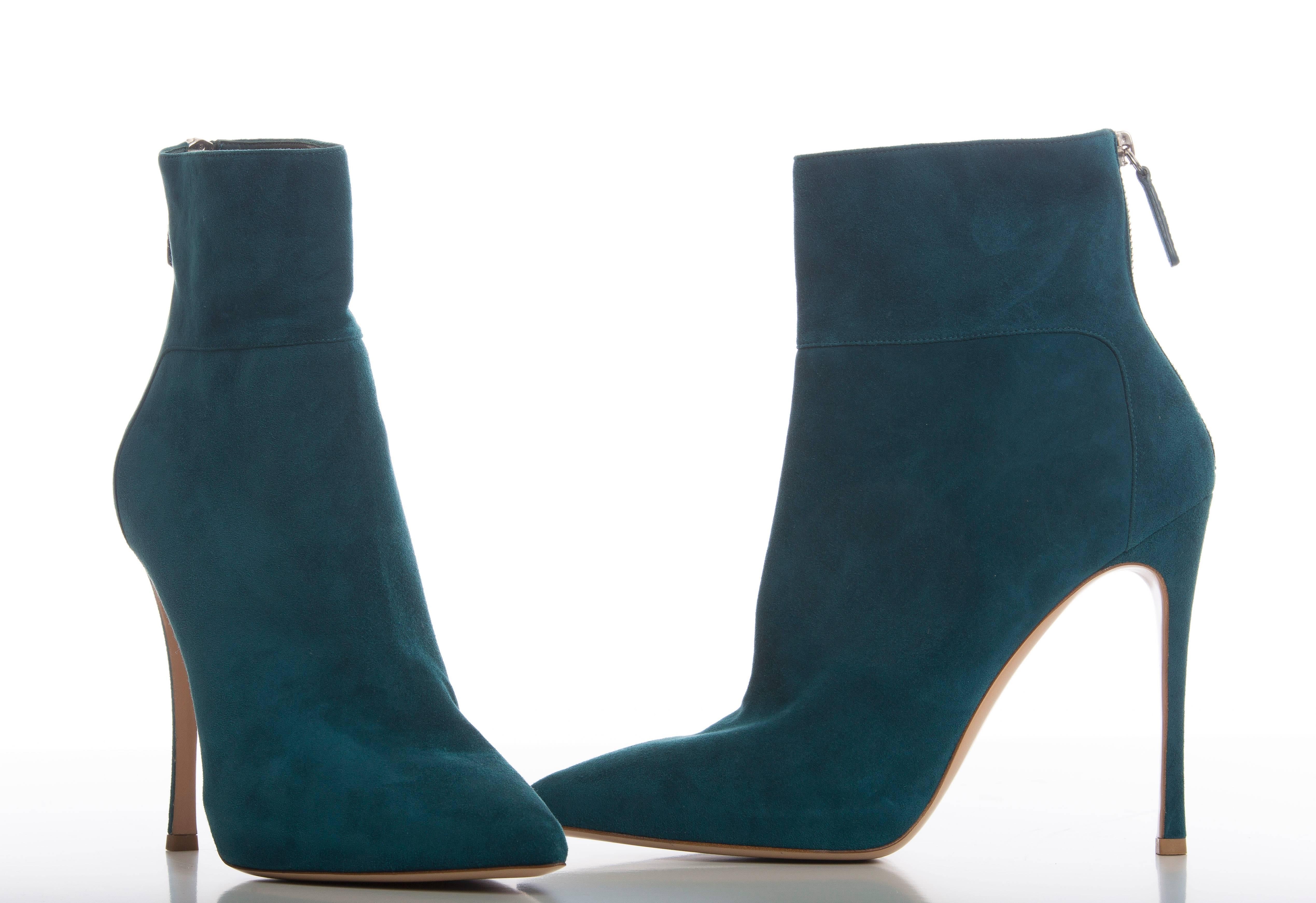 Gianvito Rossi Suede Bootie In New Condition For Sale In Cincinnati, OH