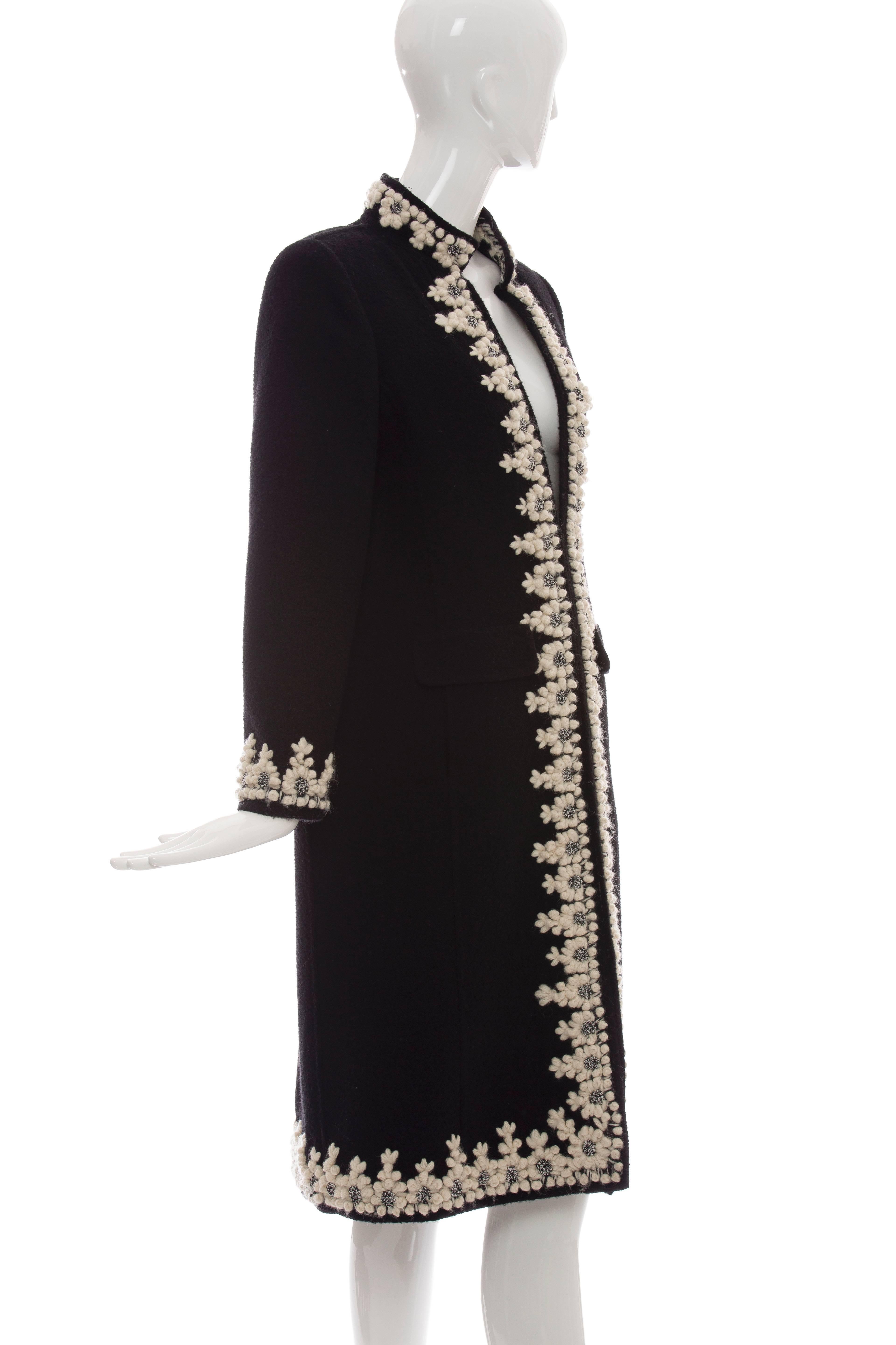 Oscar De la Renta Black Wool Cream Embroidered Open Front Coat, Fall 2001 For Sale 3