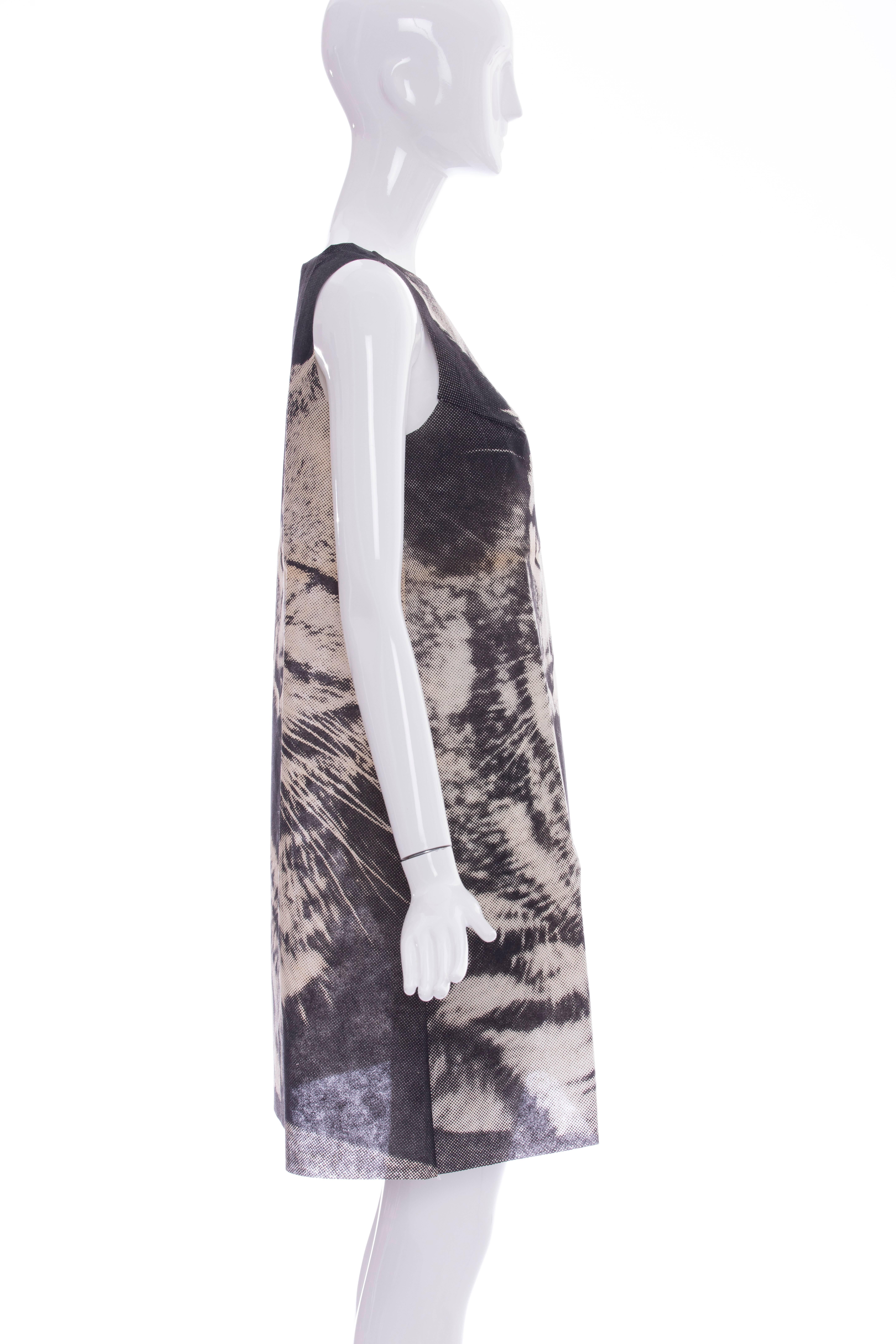 London Series Paper Dress Designed by Harry Gordon, Circa 1960's In Good Condition In Cincinnati, OH