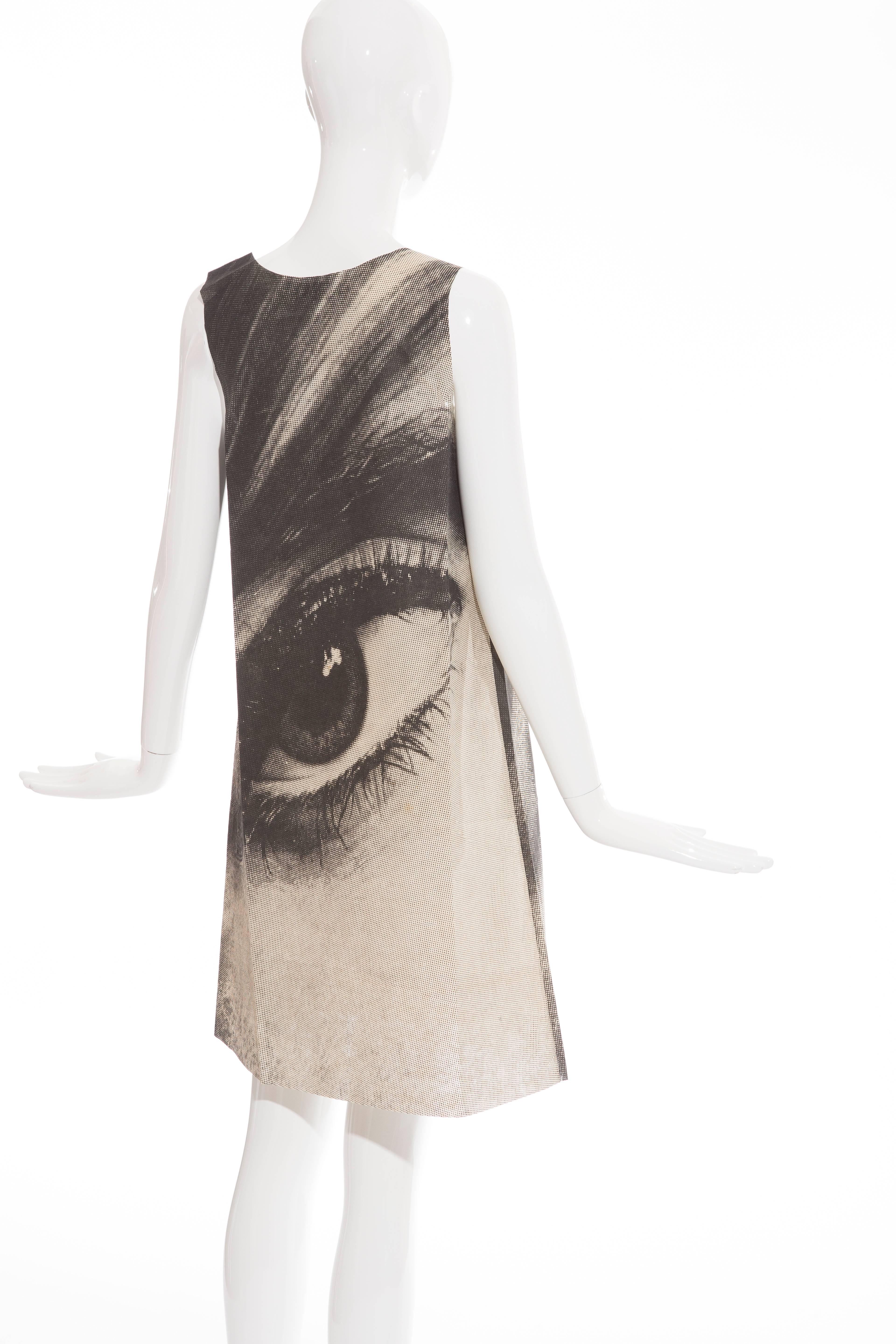 London Series Paper Dress Designed by Harry Gordon Mystic Eye, Circa 1960's In Excellent Condition In Cincinnati, OH