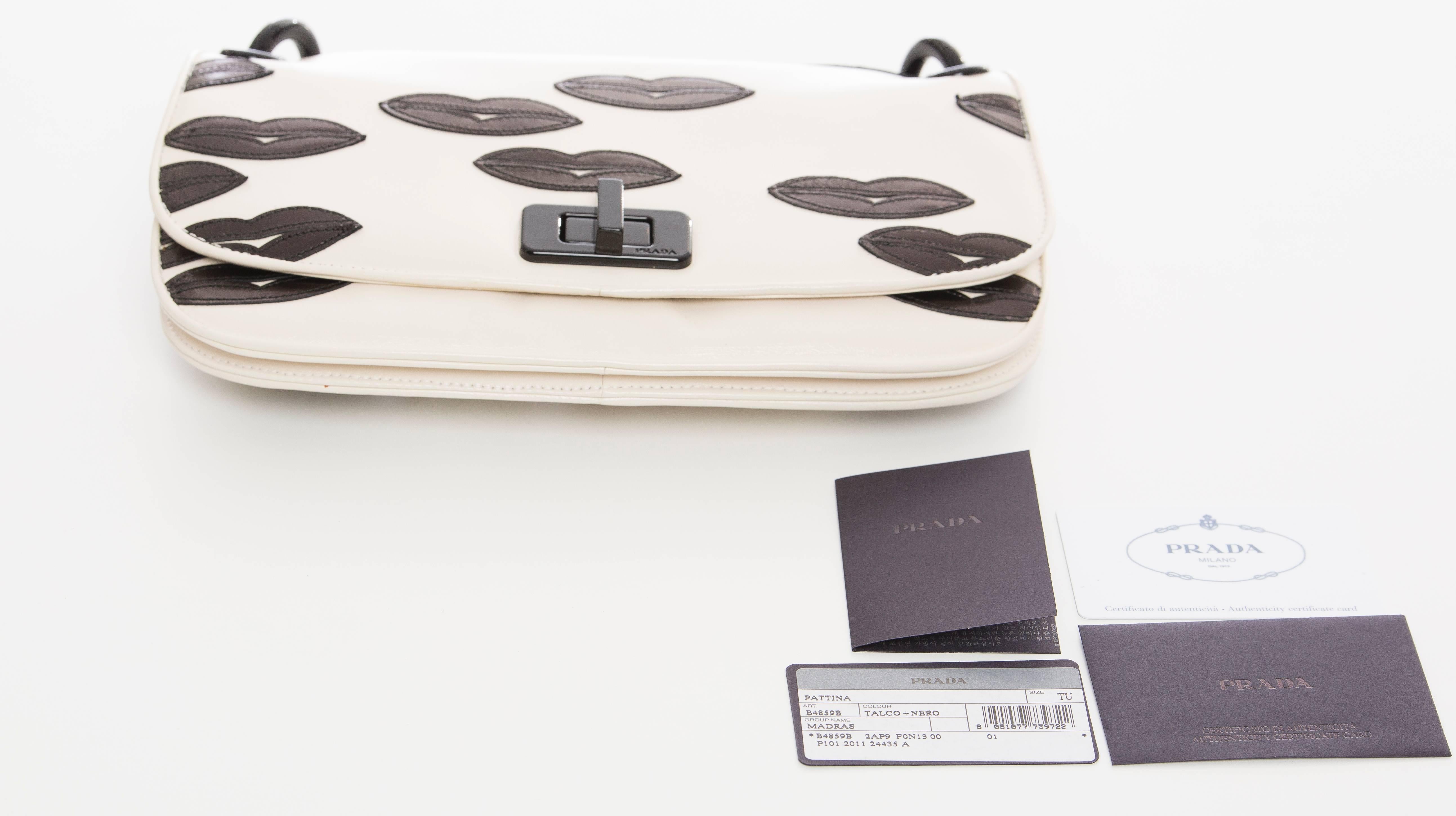 Prada White Leather With Black Lips Madras Flap Shoulder Bag, Resort 2012 In Excellent Condition In Cincinnati, OH