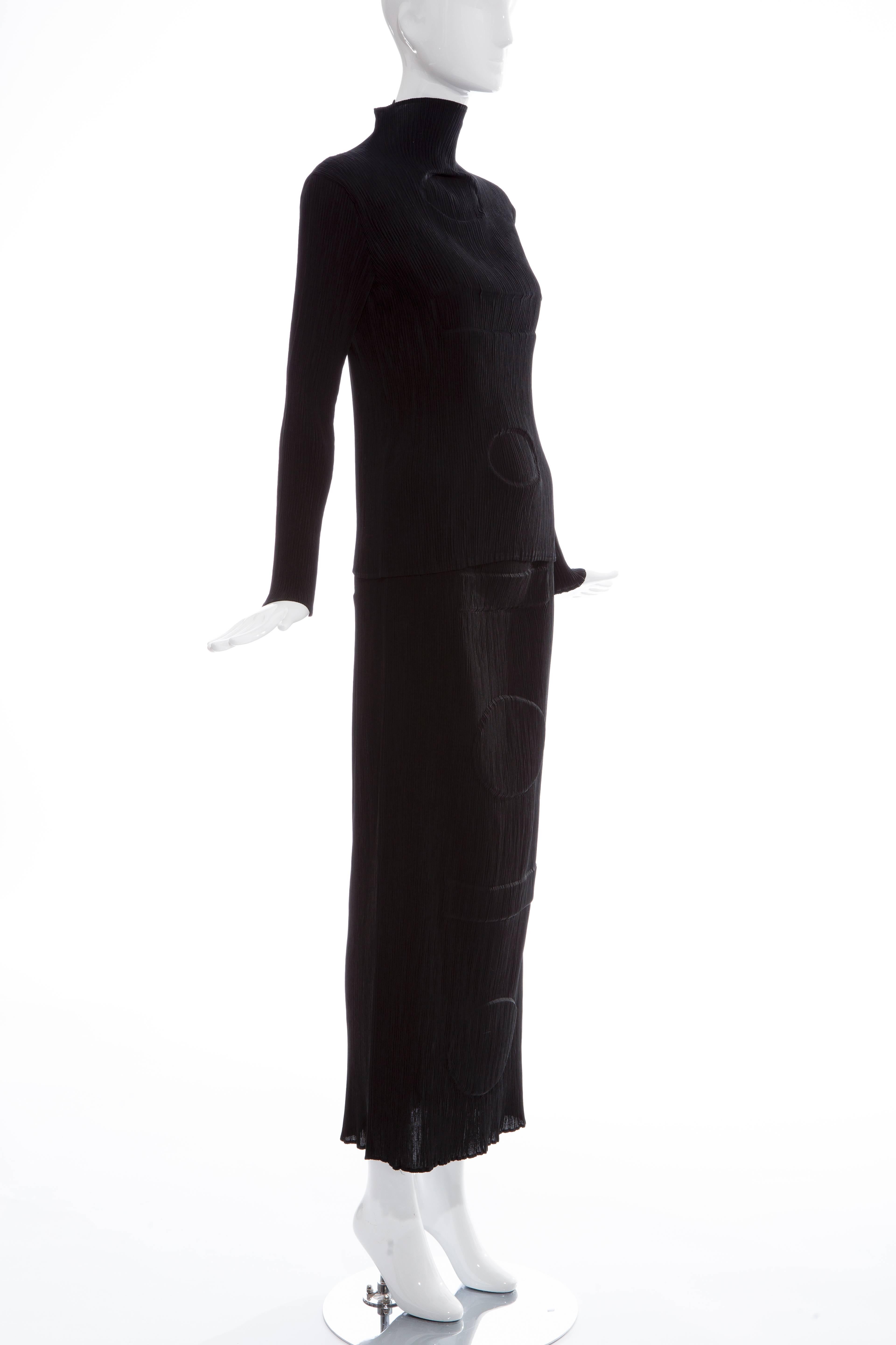 Issey Miyake, circa 1990's black micro pleated orb skirt suit.

Top: (all can expand to 20