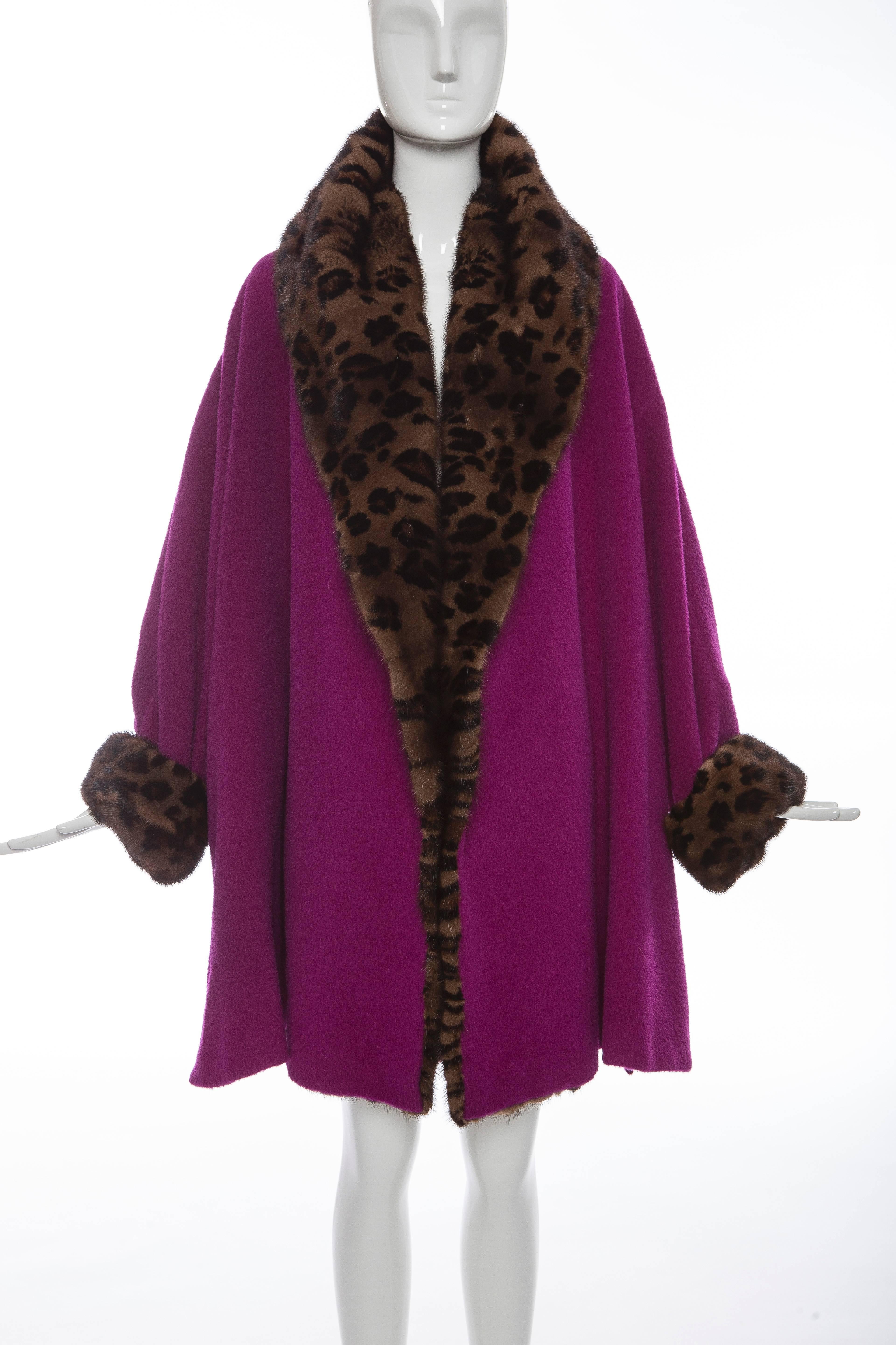  Gianni Versace for Jenny, Circa: 1980's wool swing coat with mink trim, two front pockets and lined in silk leopard.

US. 10

Bust: 76 inches, Length: 38 inches
