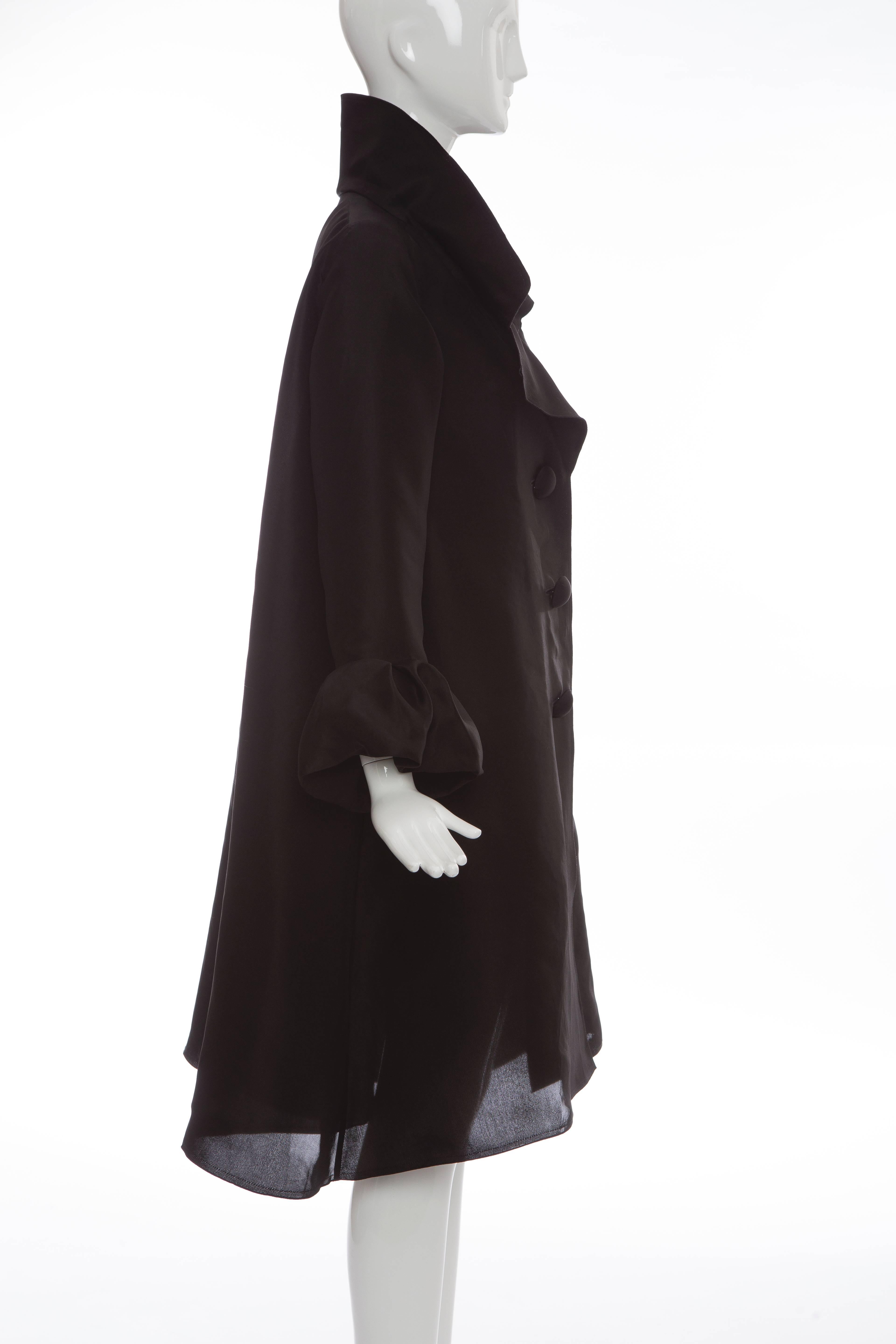    Alber Elbaz for Lanvin Black Silk Lightweight Evening Coat, Fall 2006 In Excellent Condition For Sale In Cincinnati, OH