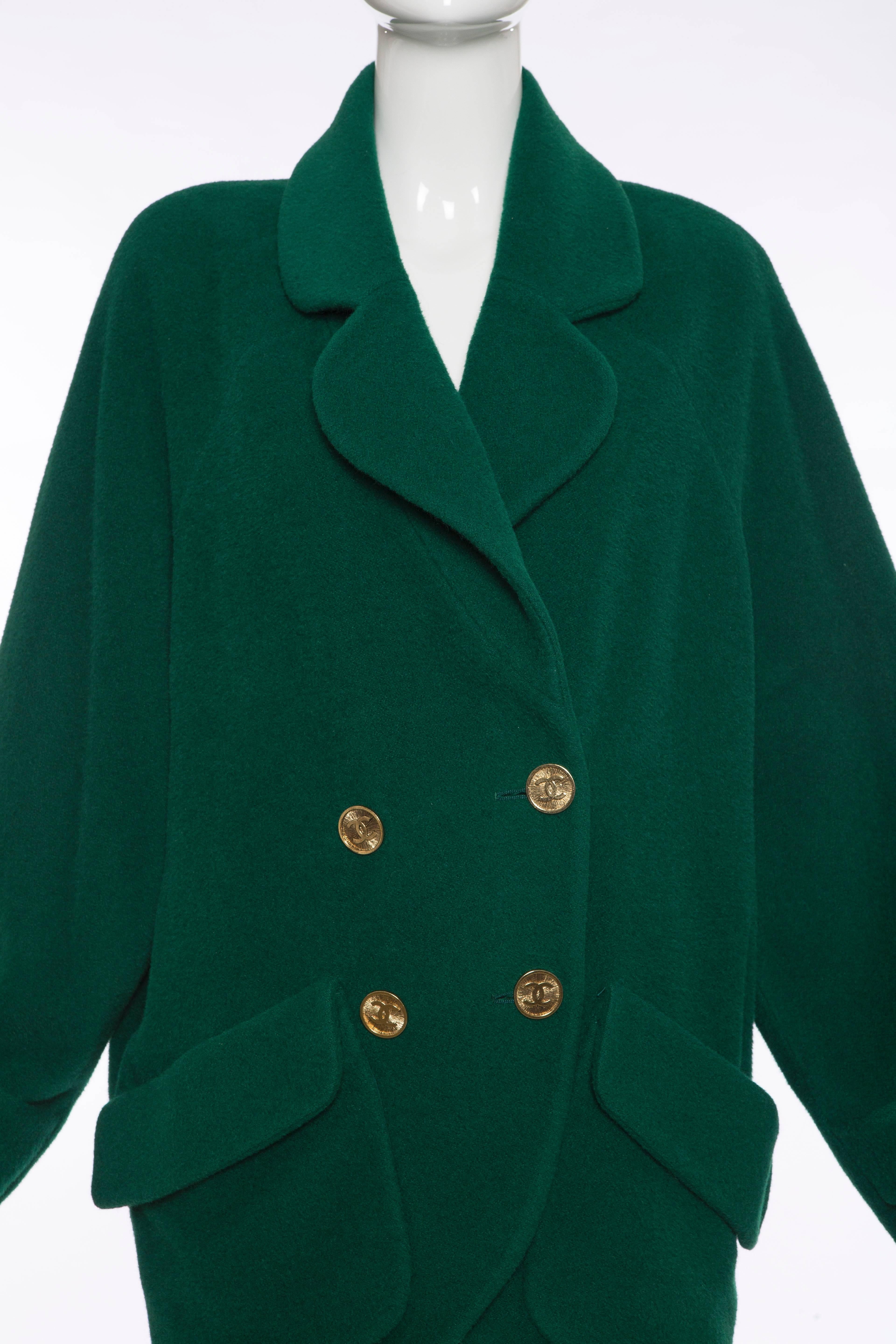 Chanel Emerald Green Wool Double Breasted Cocoon Coat, Circa 1980's In Excellent Condition In Cincinnati, OH