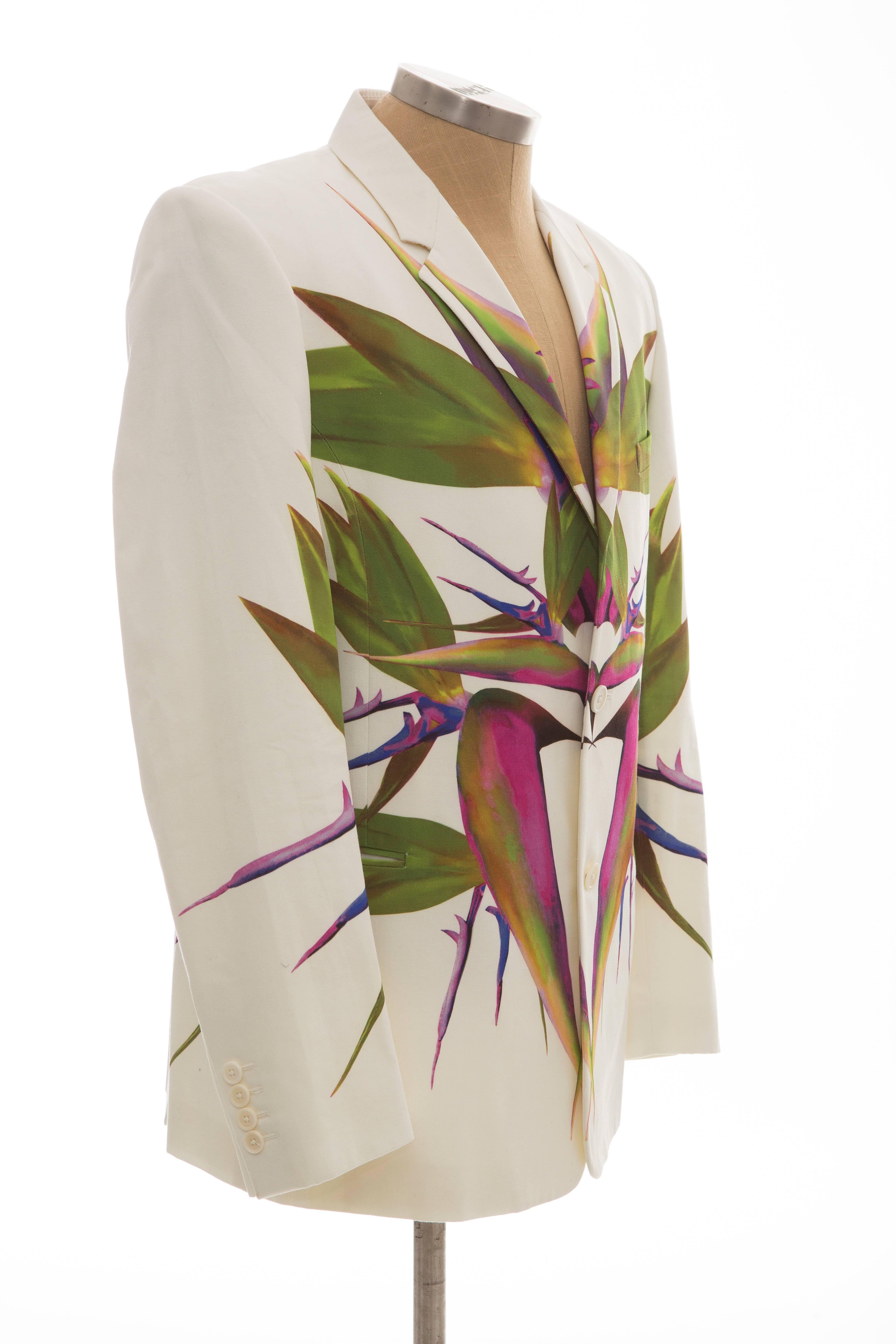 Givenchy by Riccardo Tisci, Spring-Summer 2012 men’s ivory birds of paradise printed blazer with narrow fish mouth lapel, two vents at back, pockets at sides and at interior and button closures at center front.

IT. 54
US. 44

Chest 44”,