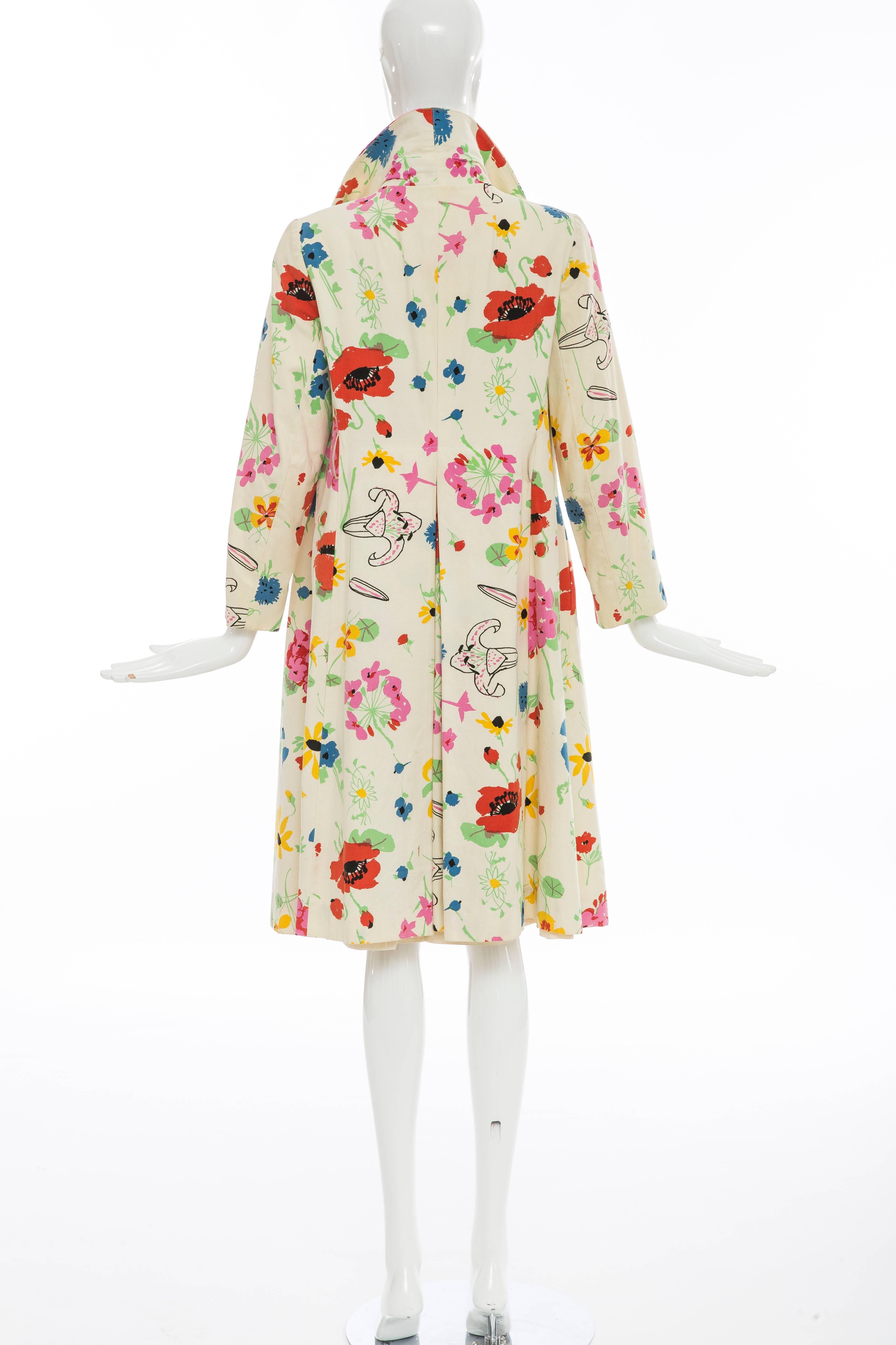 Bill Blass For Bond Street Floral Cotton Twill Coat, Circa 1970's In Excellent Condition In Cincinnati, OH