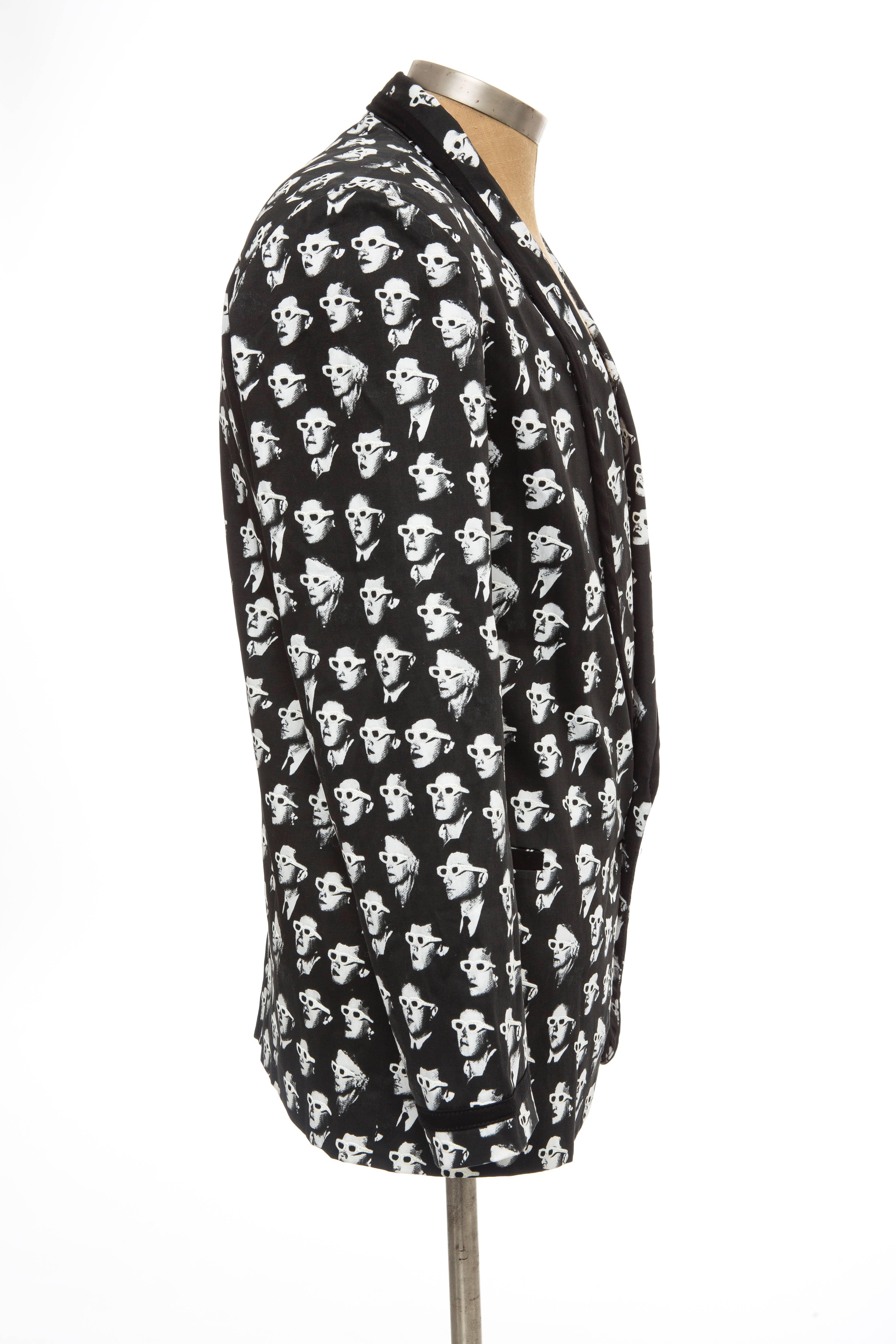 Jeremy Scott Men's Black,Cotton Lycra, Button Front, 3-D Movie Sports Jacket with three front pockets and one interior pocket.

US: Medium

Chest: 40, Waist: 38, Sleeve 24, Shoulder: 17.5, Length: 29