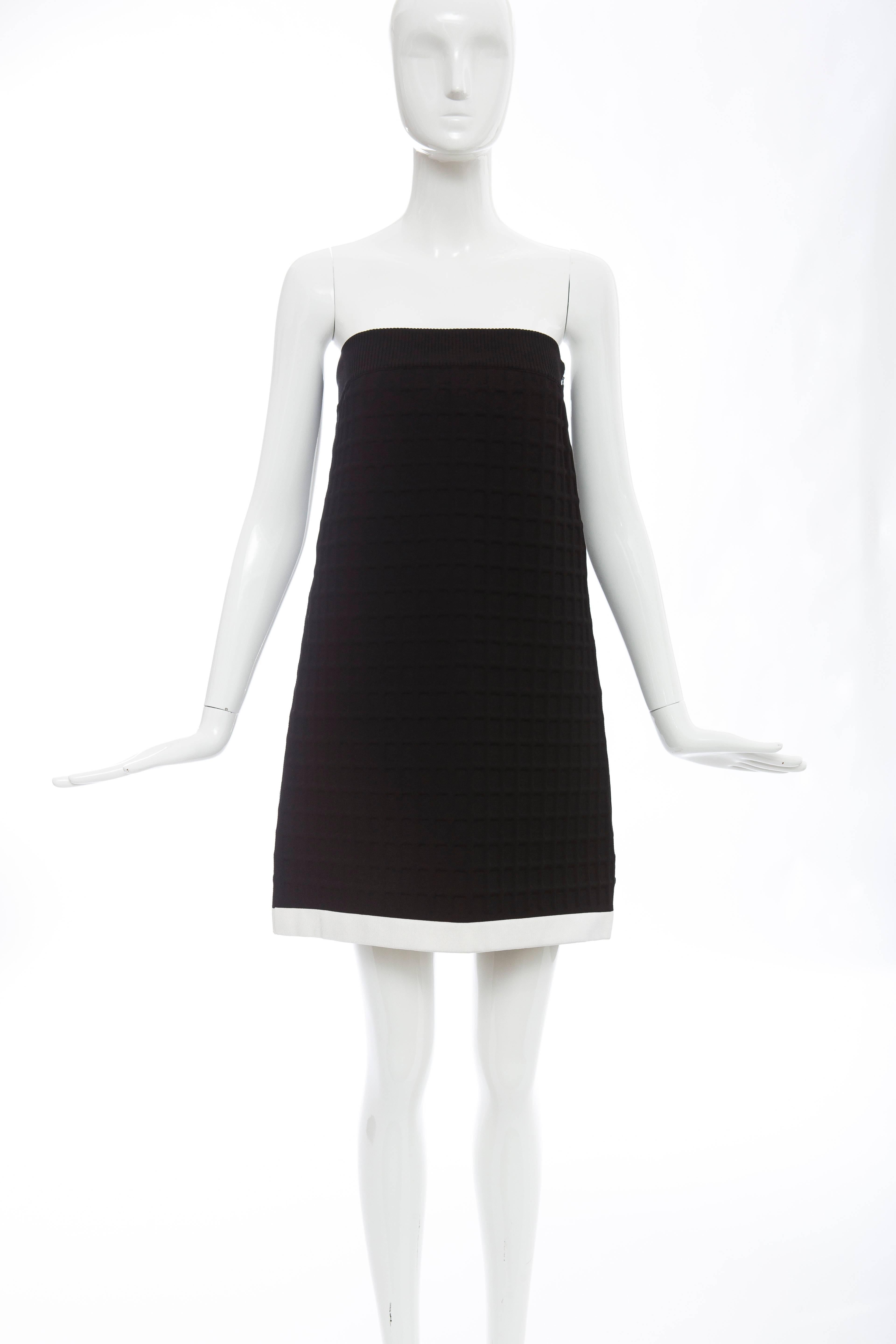 Chanel Runway Black Strapless Waffle Weave Pearl Button Back Dress, Spring 2013 In Excellent Condition For Sale In Cincinnati, OH