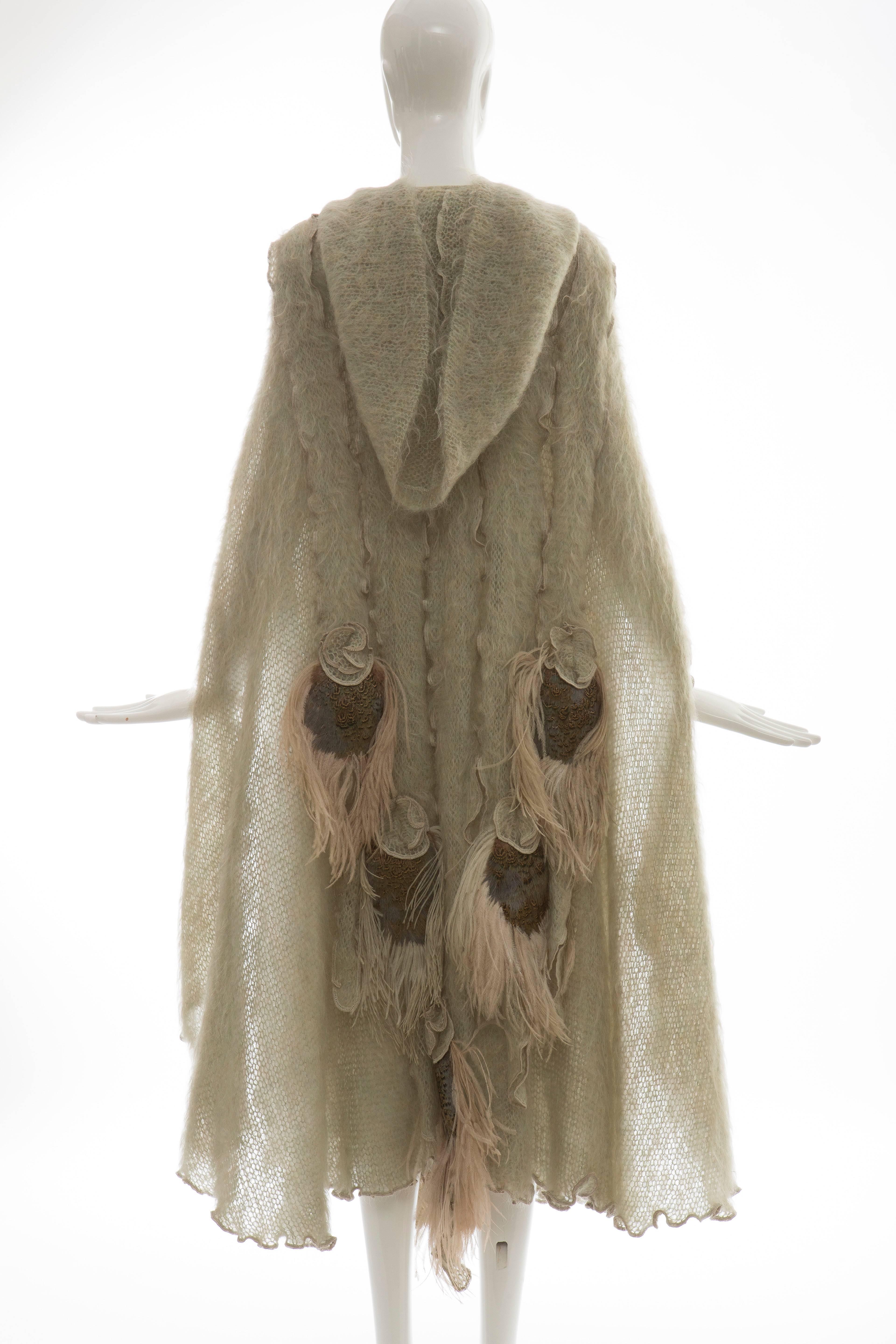 Diana Leslie For Animal Rainbow Sage Green Hooded Mohair Cape, Circa 1980's In Excellent Condition In Cincinnati, OH