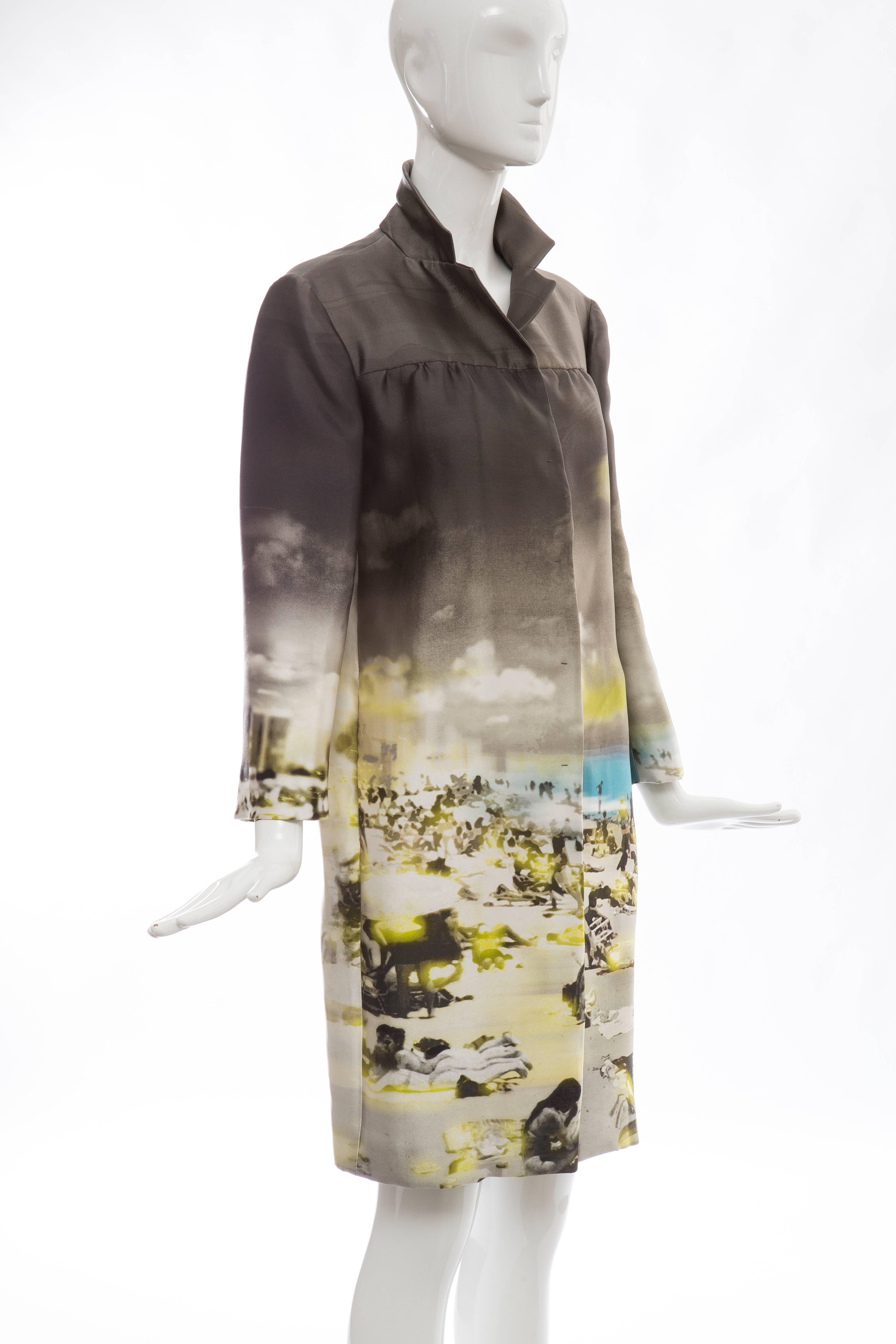 Prada Silk Printed Snap Front Coat, Spring - Summer 2010 In Excellent Condition In Cincinnati, OH