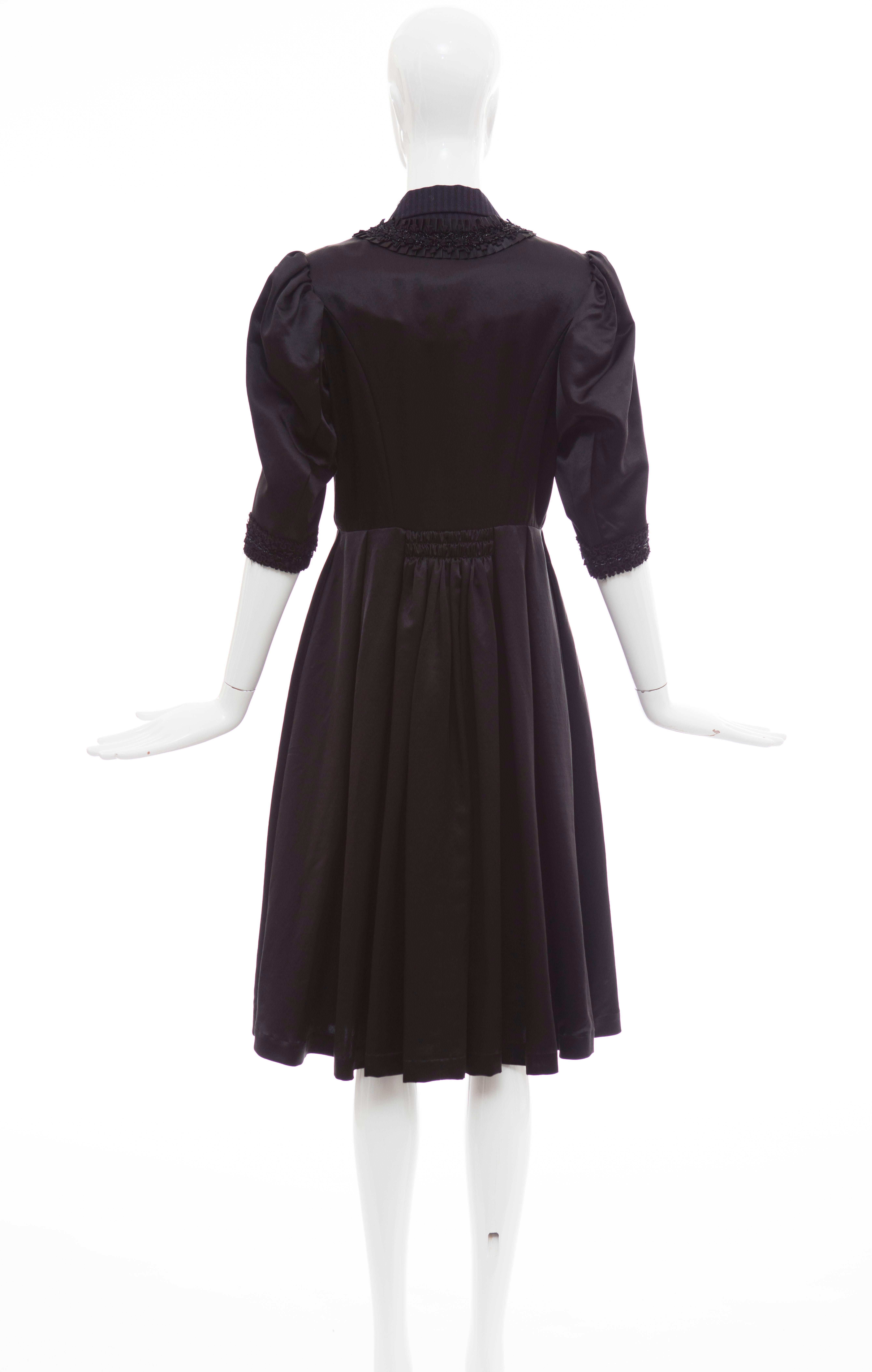 Comme Des Garcons Navy Black Wool Silk Satin Embroidered Dress, Fall 2006 In Excellent Condition For Sale In Cincinnati, OH